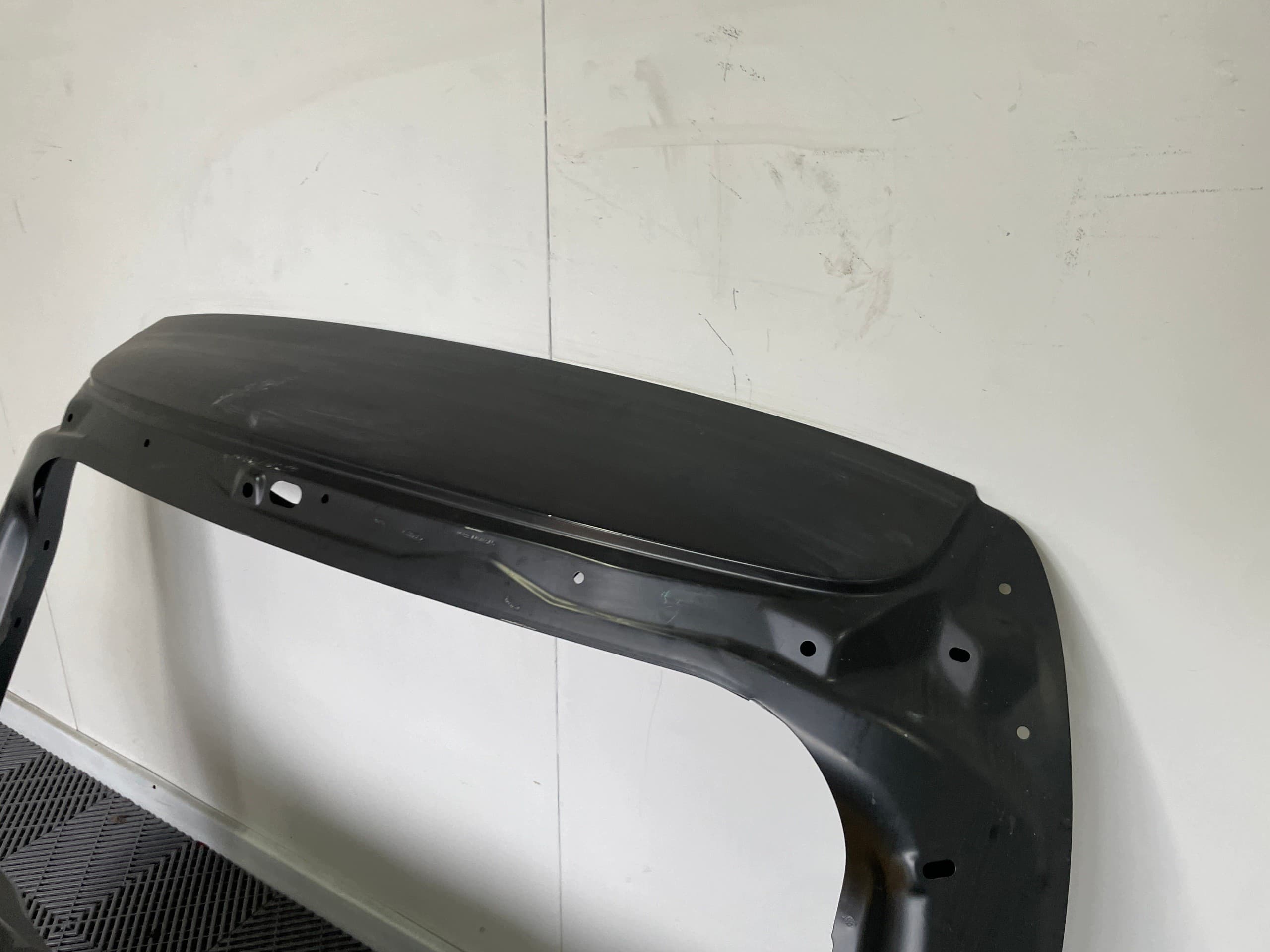 Portón Trasero - Ford Fiesta MK8 - Pieza Original OEM, Sin Pintar nuevo 3