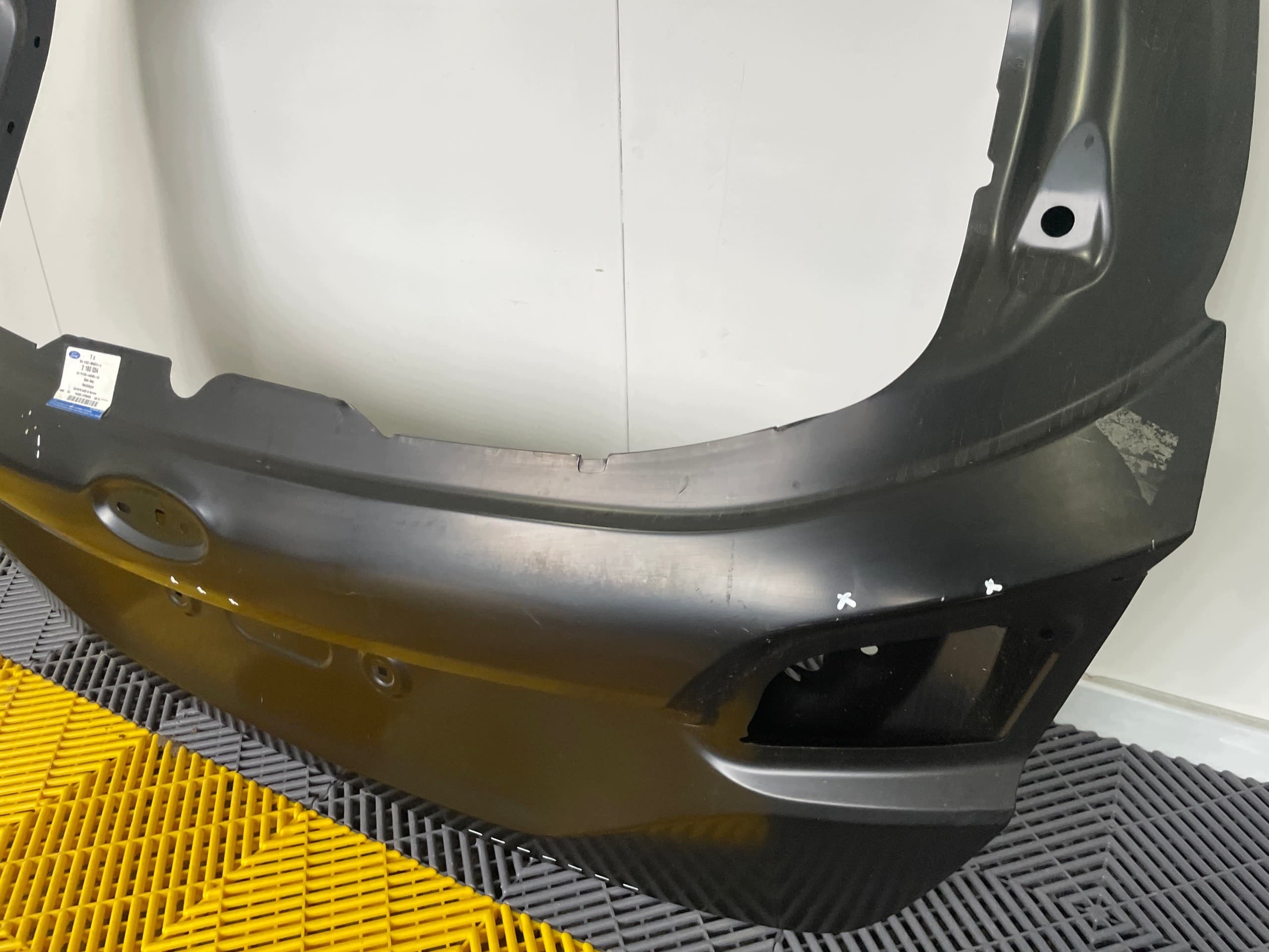 Portón Trasero - Ford Fiesta MK8 - Pieza Original OEM, Sin Pintar nuevo 4