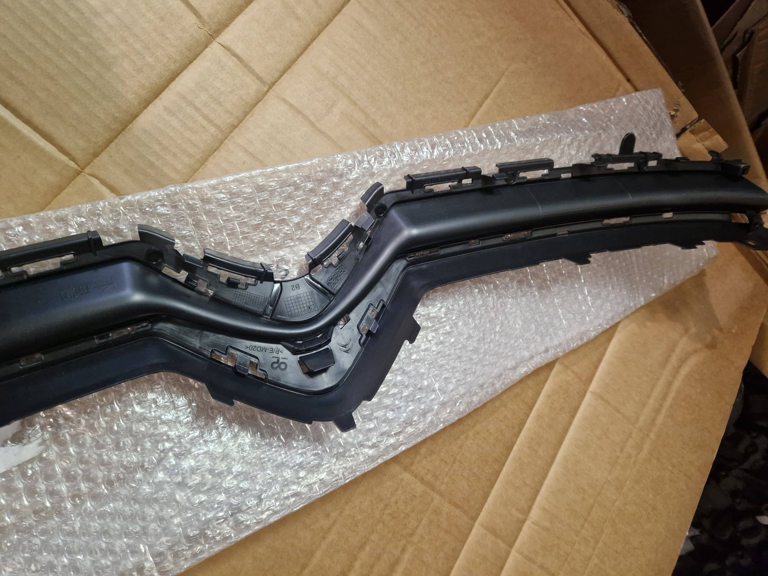 Rejilla del Radiador Citroën C5 Aircross 981803901T nuevo 3