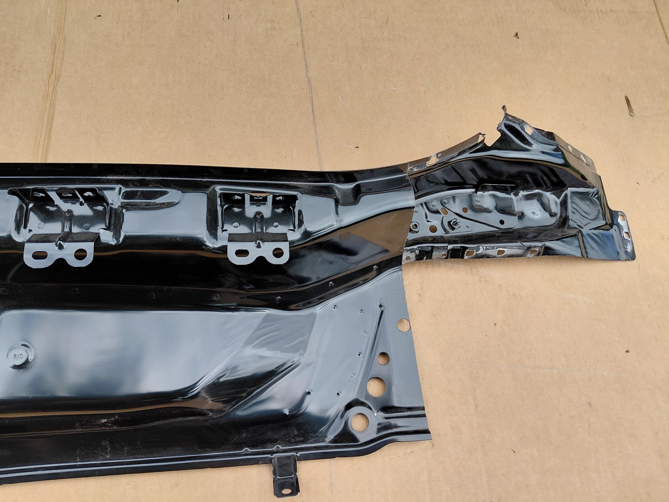 Refuerzo del cinturón trasero Toyota Rav 4 V XA50 usado 4