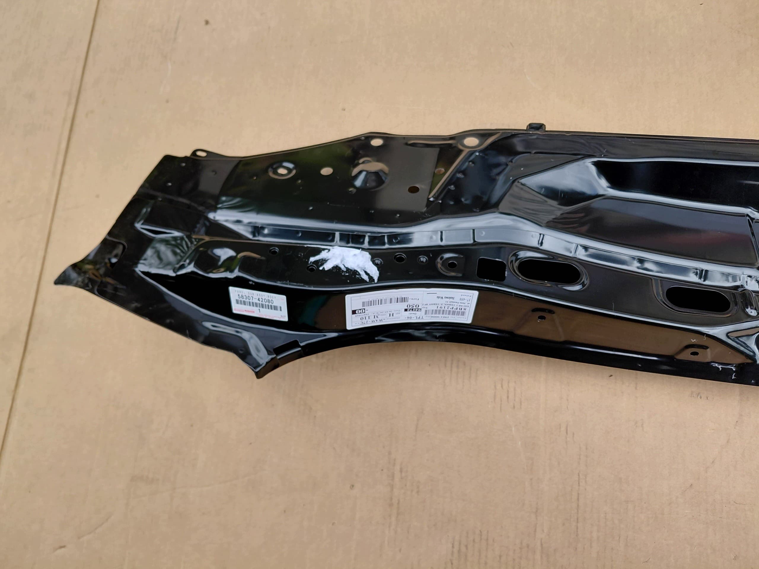 Refuerzo del cinturón trasero Toyota Rav 4 V XA50 usado 5