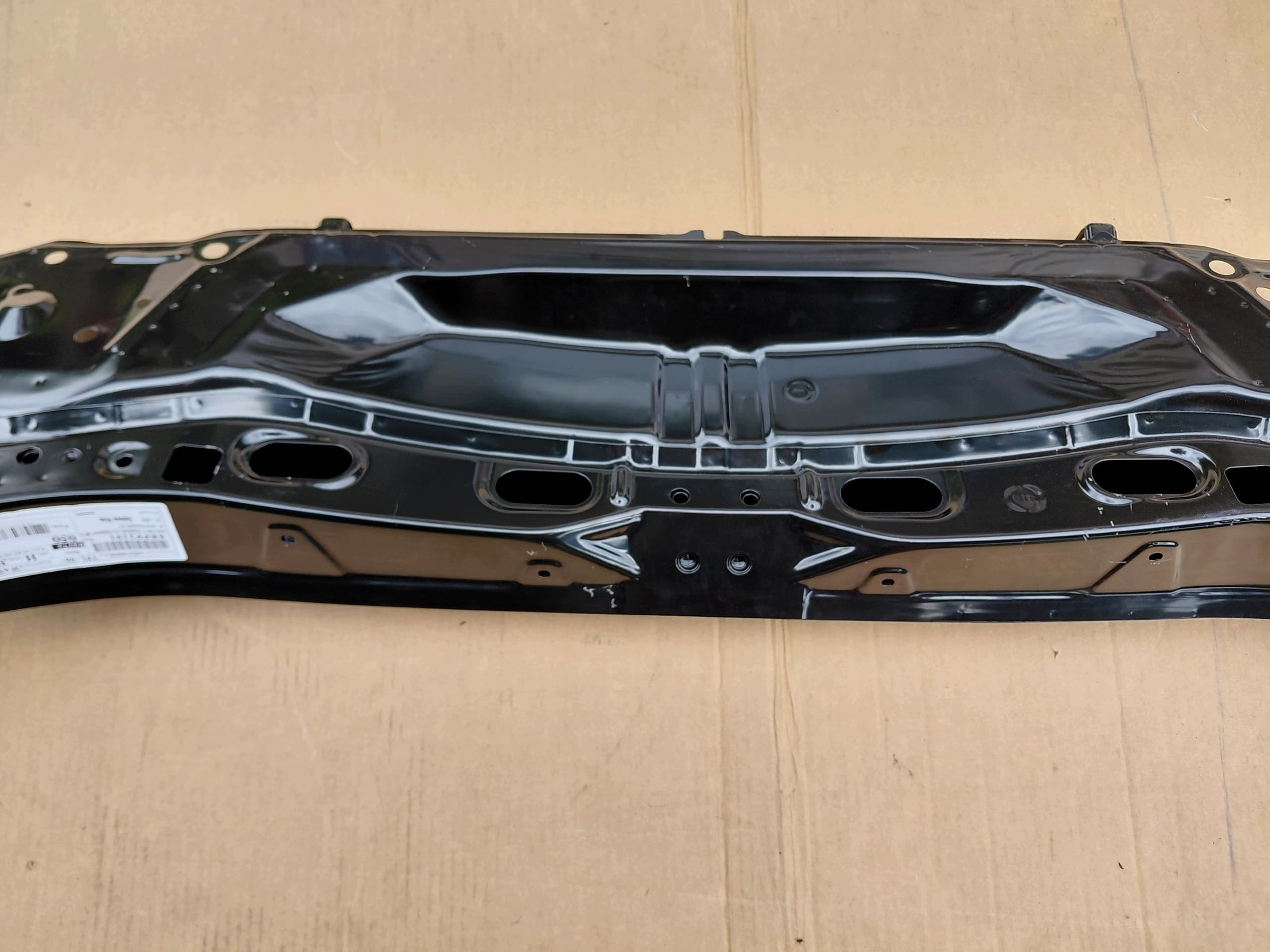 Refuerzo del cinturón trasero Toyota Rav 4 V XA50 usado 6