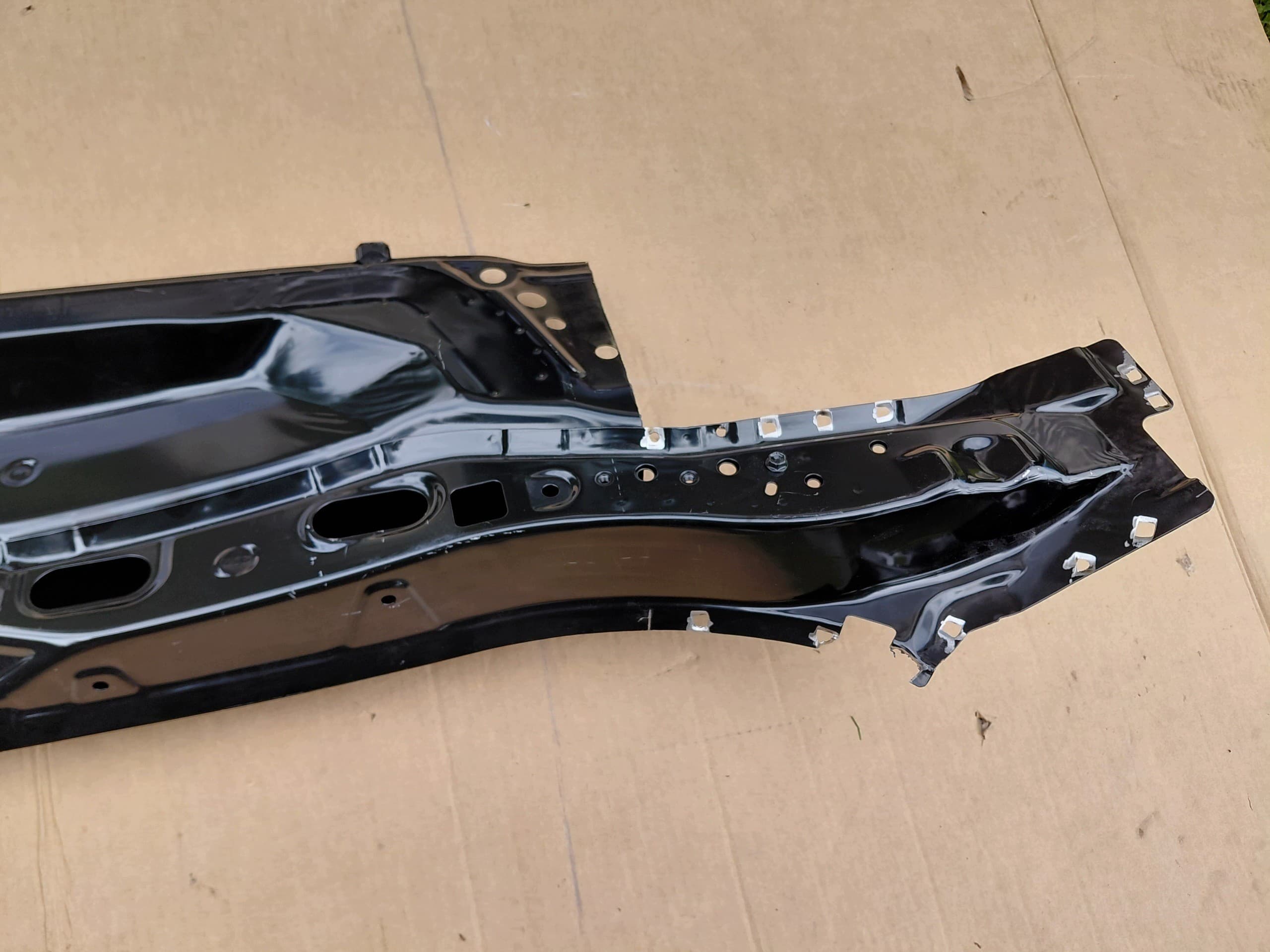 Refuerzo del cinturón trasero Toyota Rav 4 V XA50 usado 7