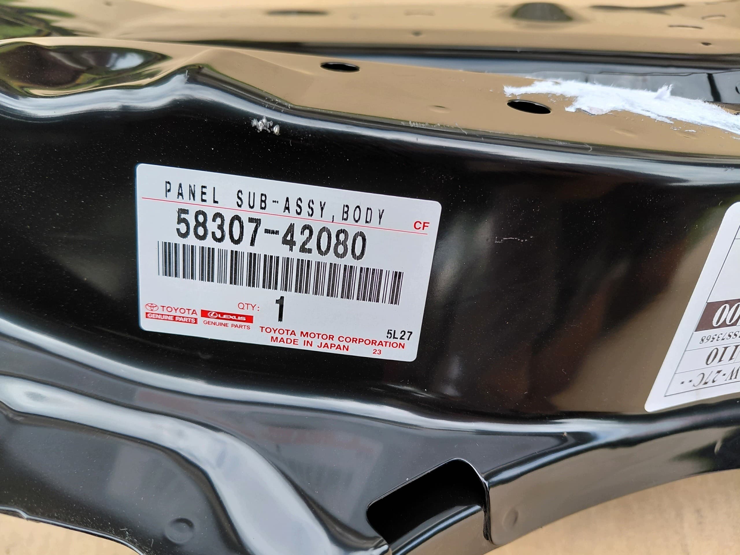 Refuerzo del cinturón trasero Toyota Rav 4 V XA50 usado 9