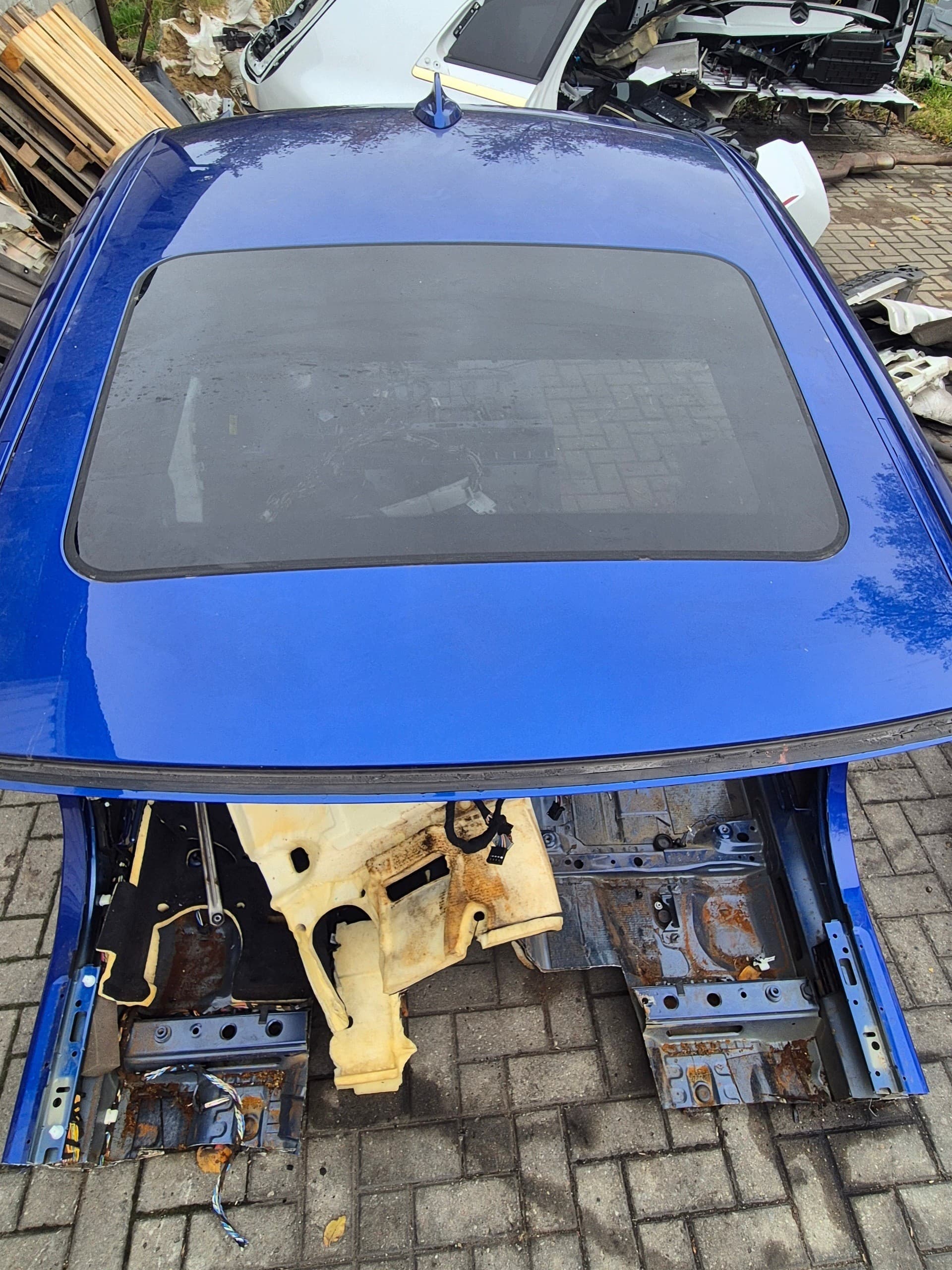 Techo BMW G20 con techo solar - Color C31 Azul Portimao usado