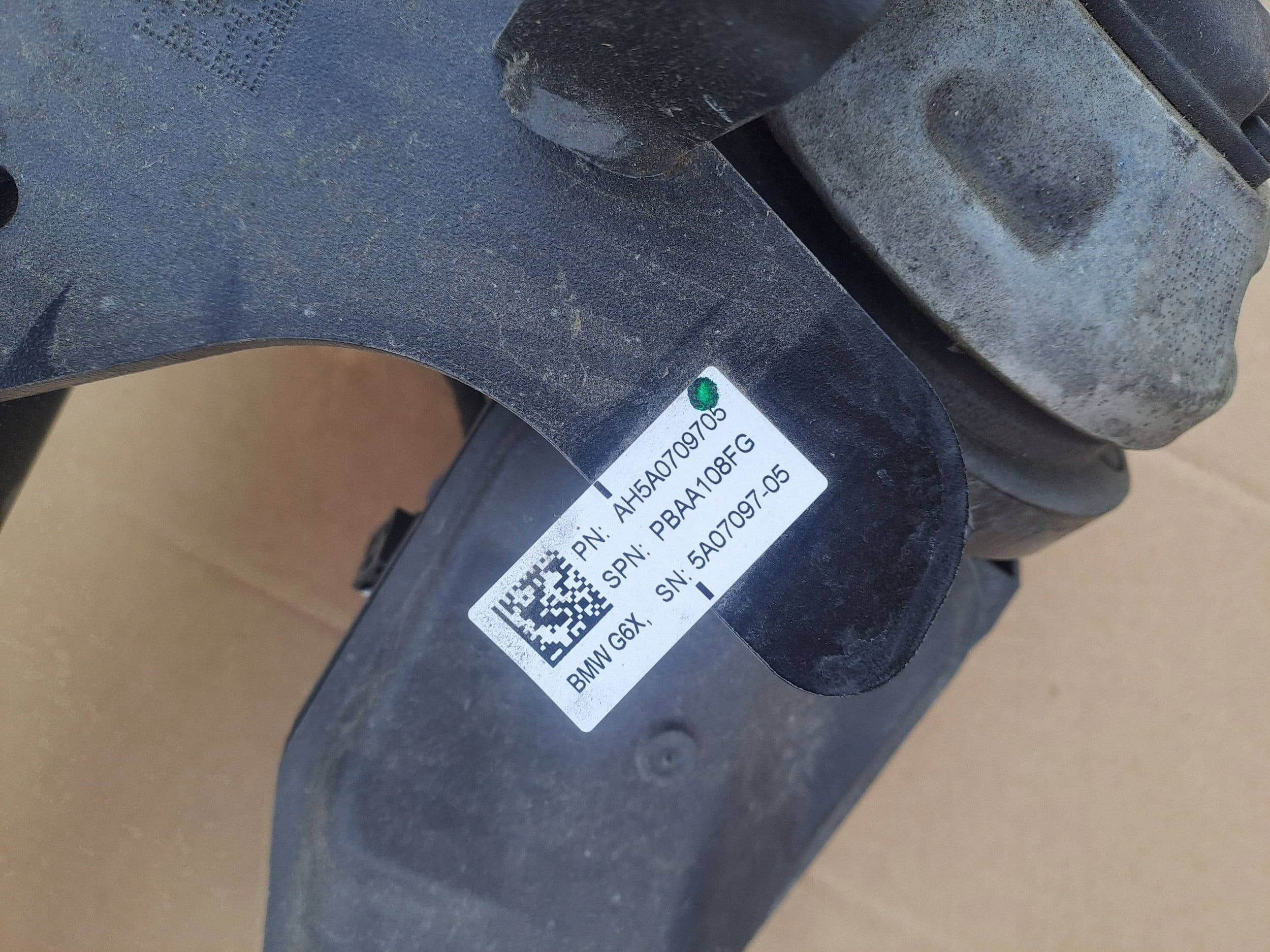 Kit de Enganche Trasero para Remolque BMW i5 G60 55R020126 usado 2