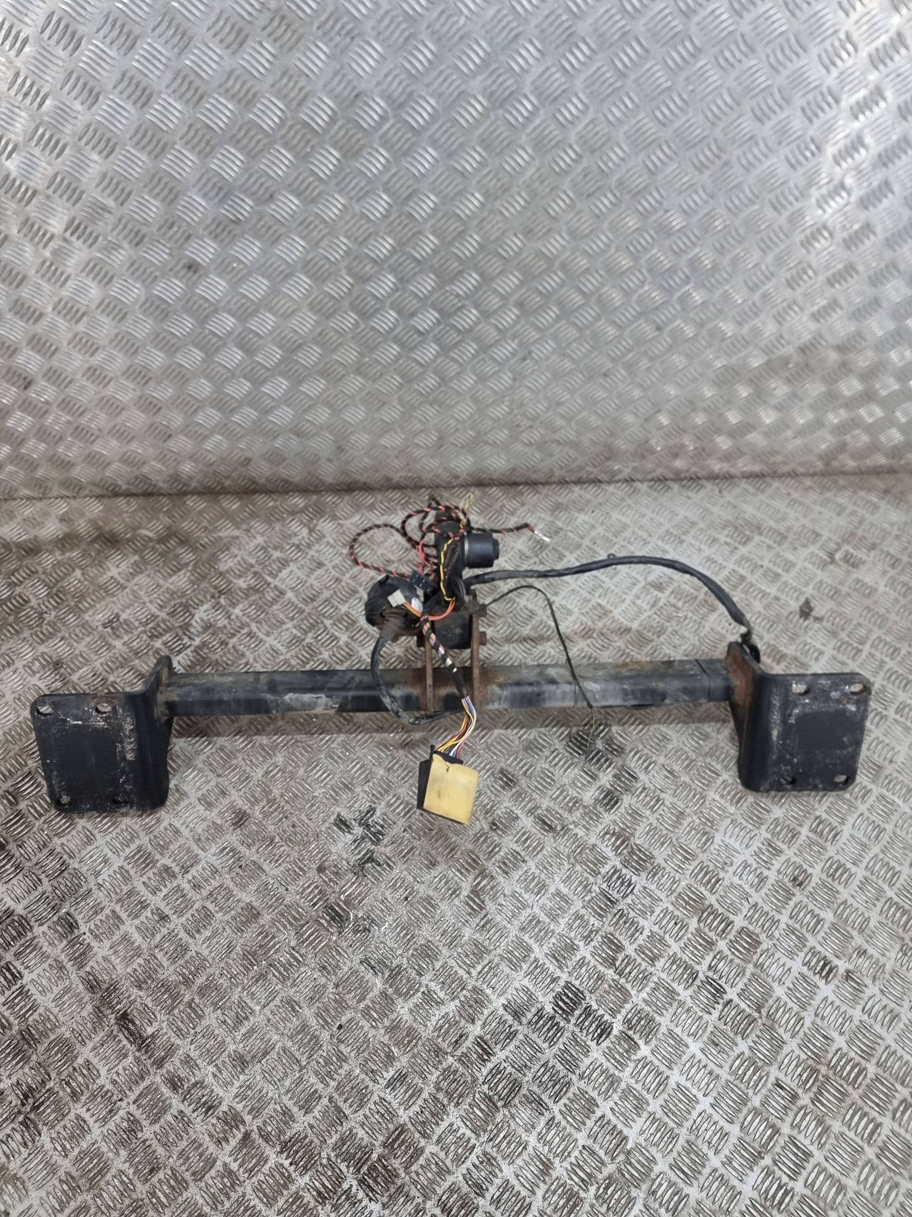 Juego de gancho de remolque BMW X5 F15 55R015468 usado 8