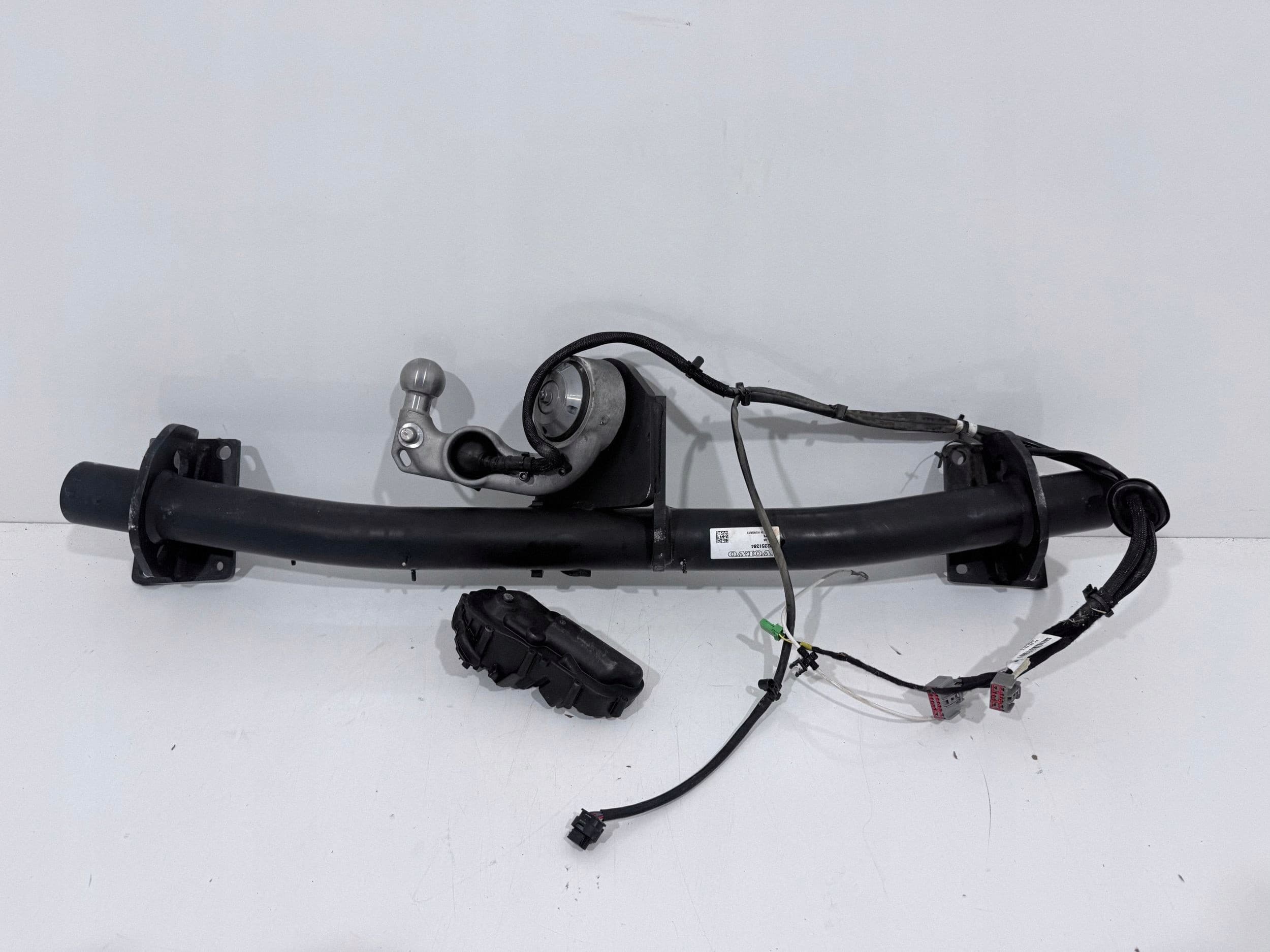 Kit de Barra de Remolque Trasera Volvo XC60 32351384 usado