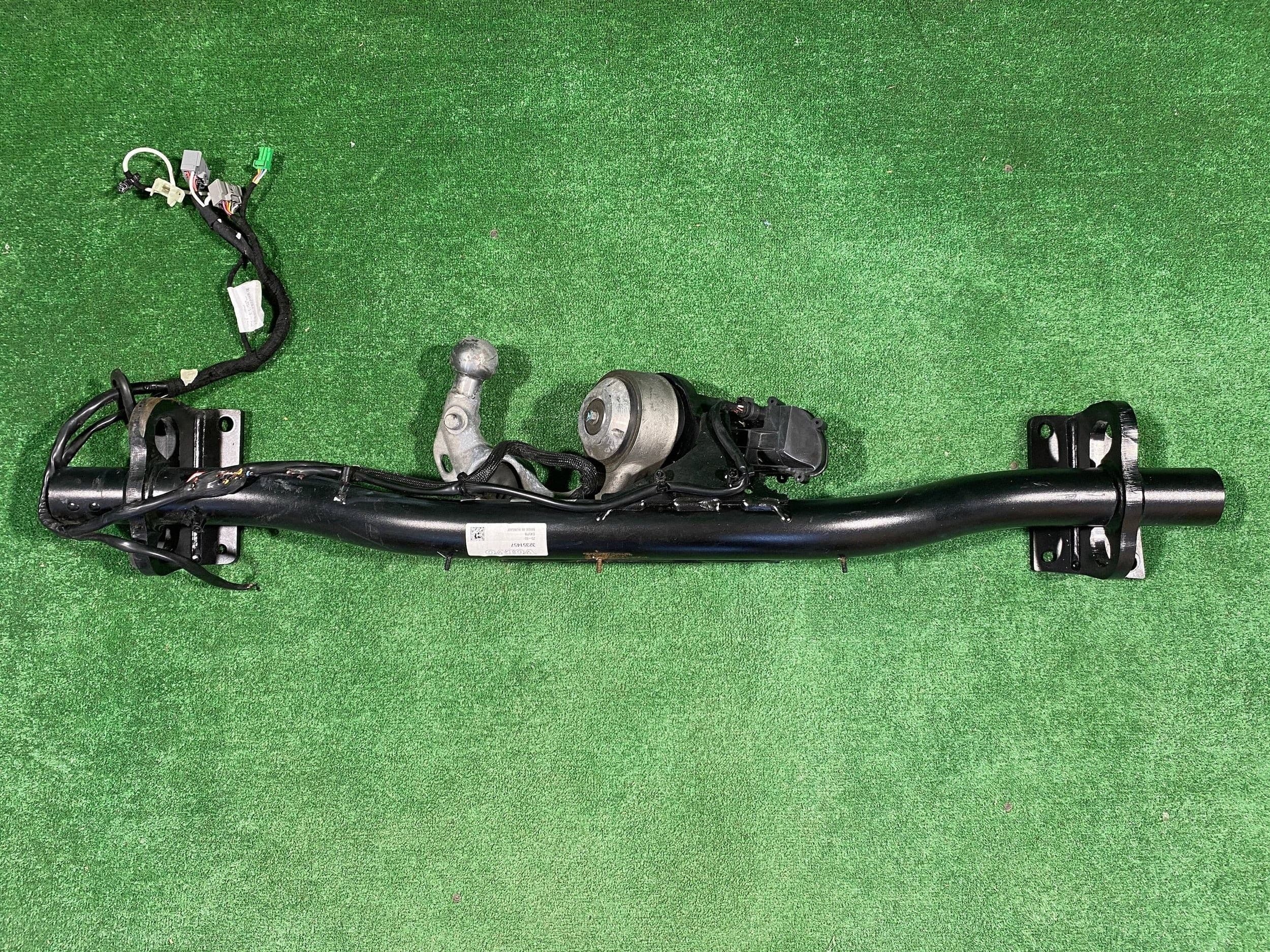 Volvo V60 II 18- Enganche DE Remolque 32351457 usado