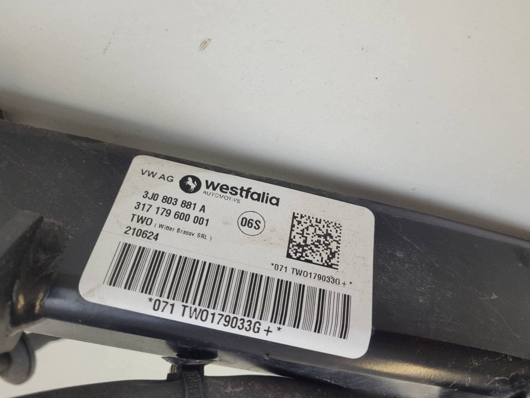 Barra de remolque para VW Passat B9 Familiar 3J0803881A usado 8