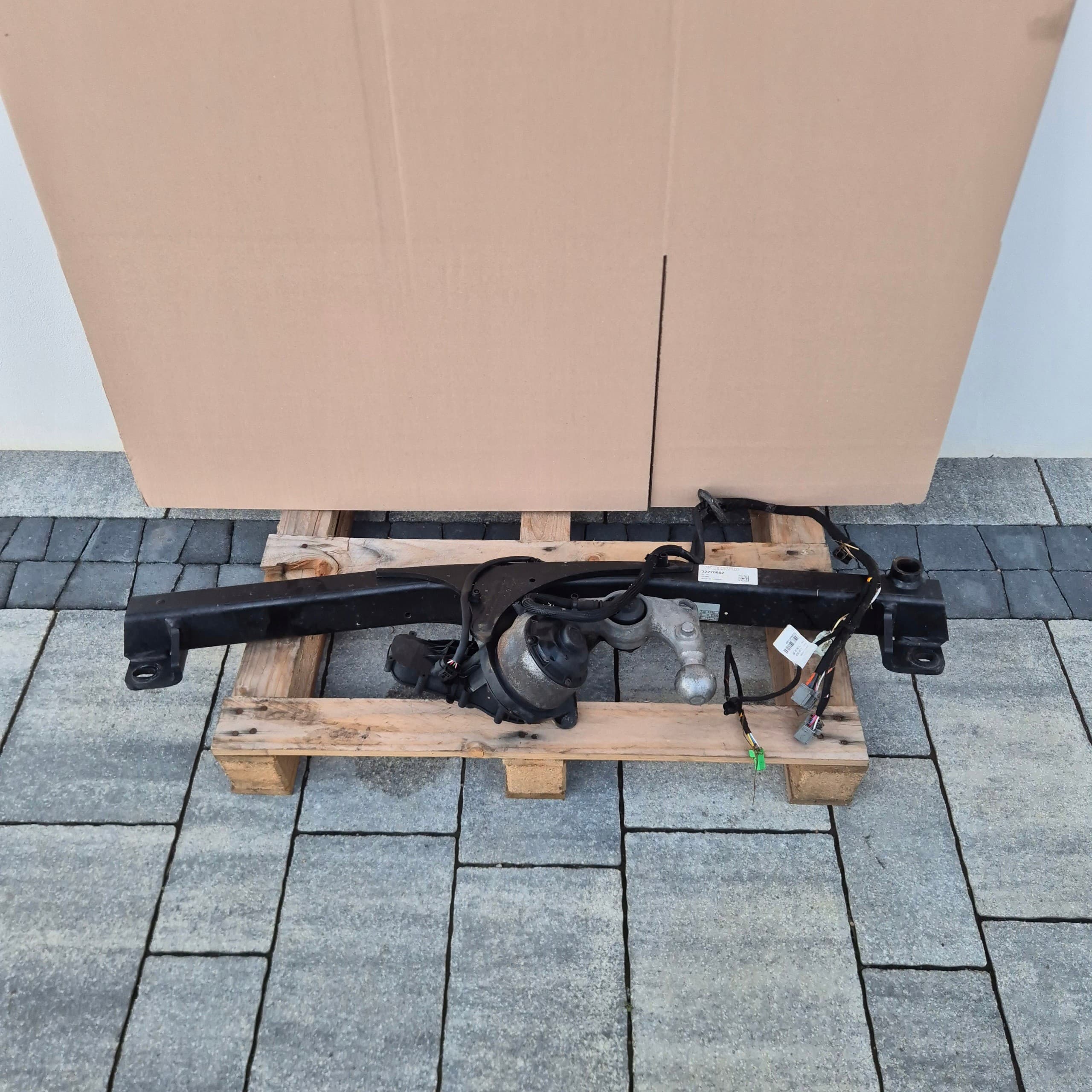 Volvo XC40 32270802 Enganche Eléctrico DE Remolque usado