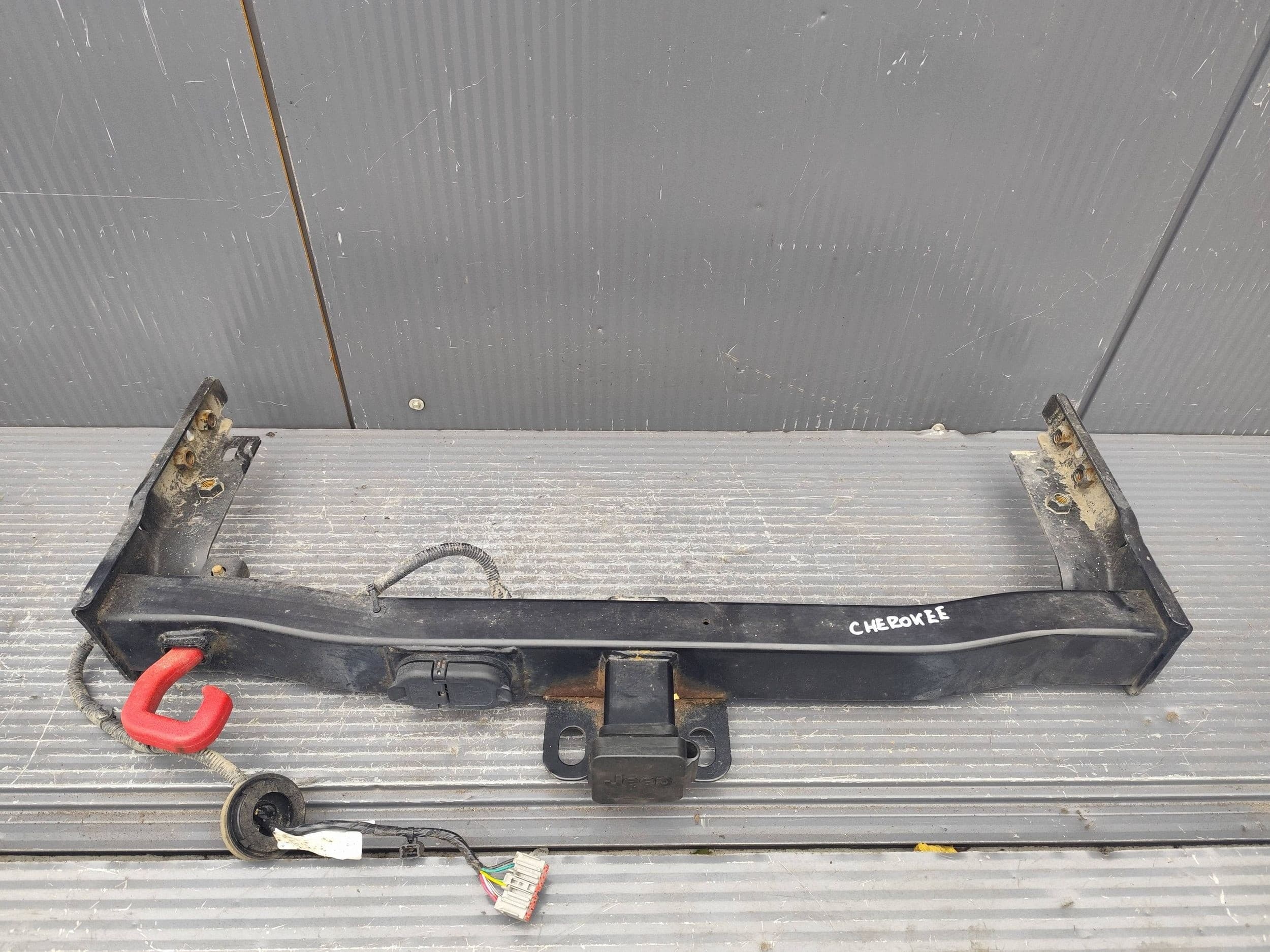 Kit de enganche para remolque Jeep Cherokee KL 68157041 usado
