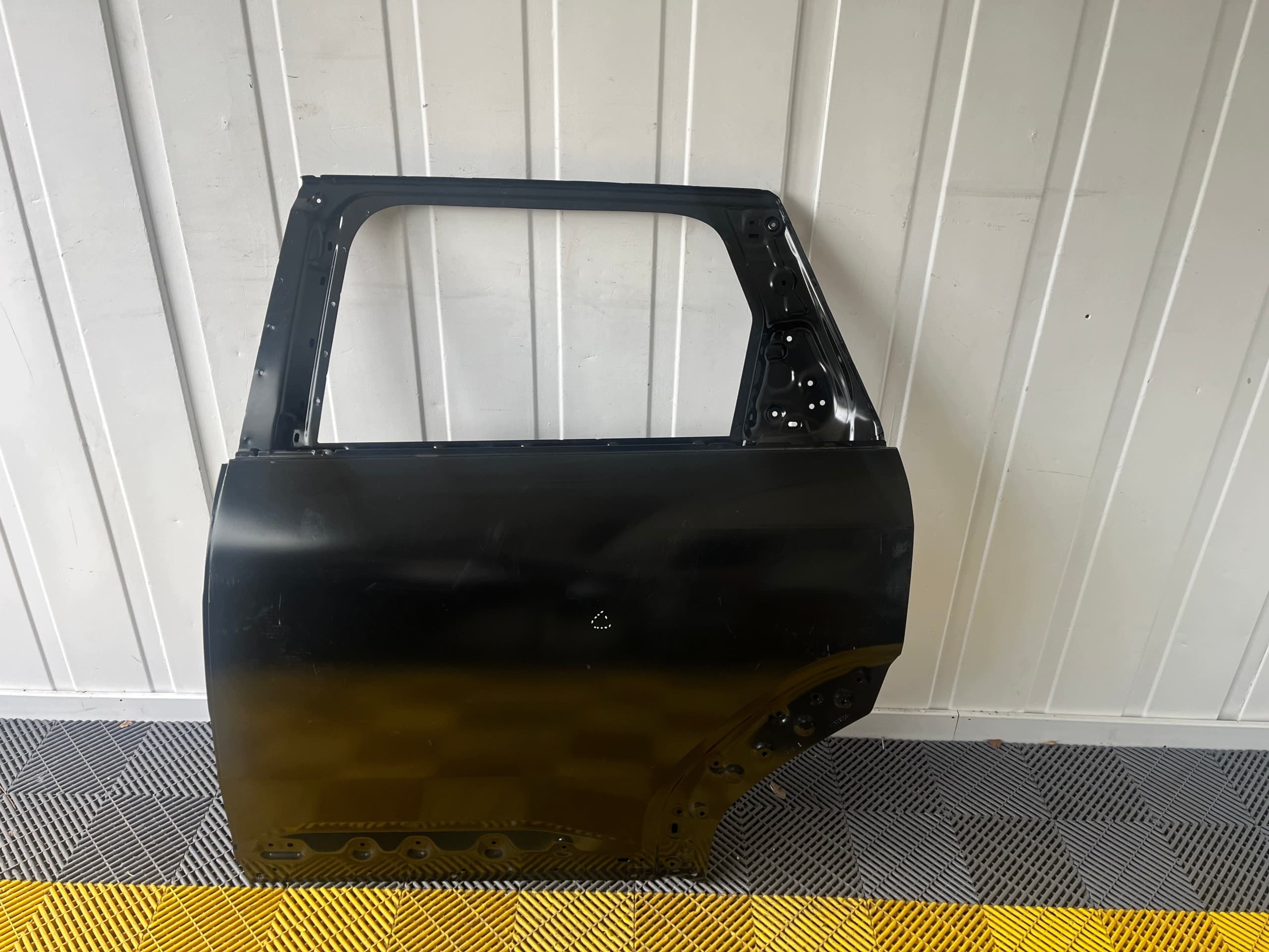 Puerta Trasera Izquierda ---- Dacia Bigster ---- Repuesto Original OEM nuevo