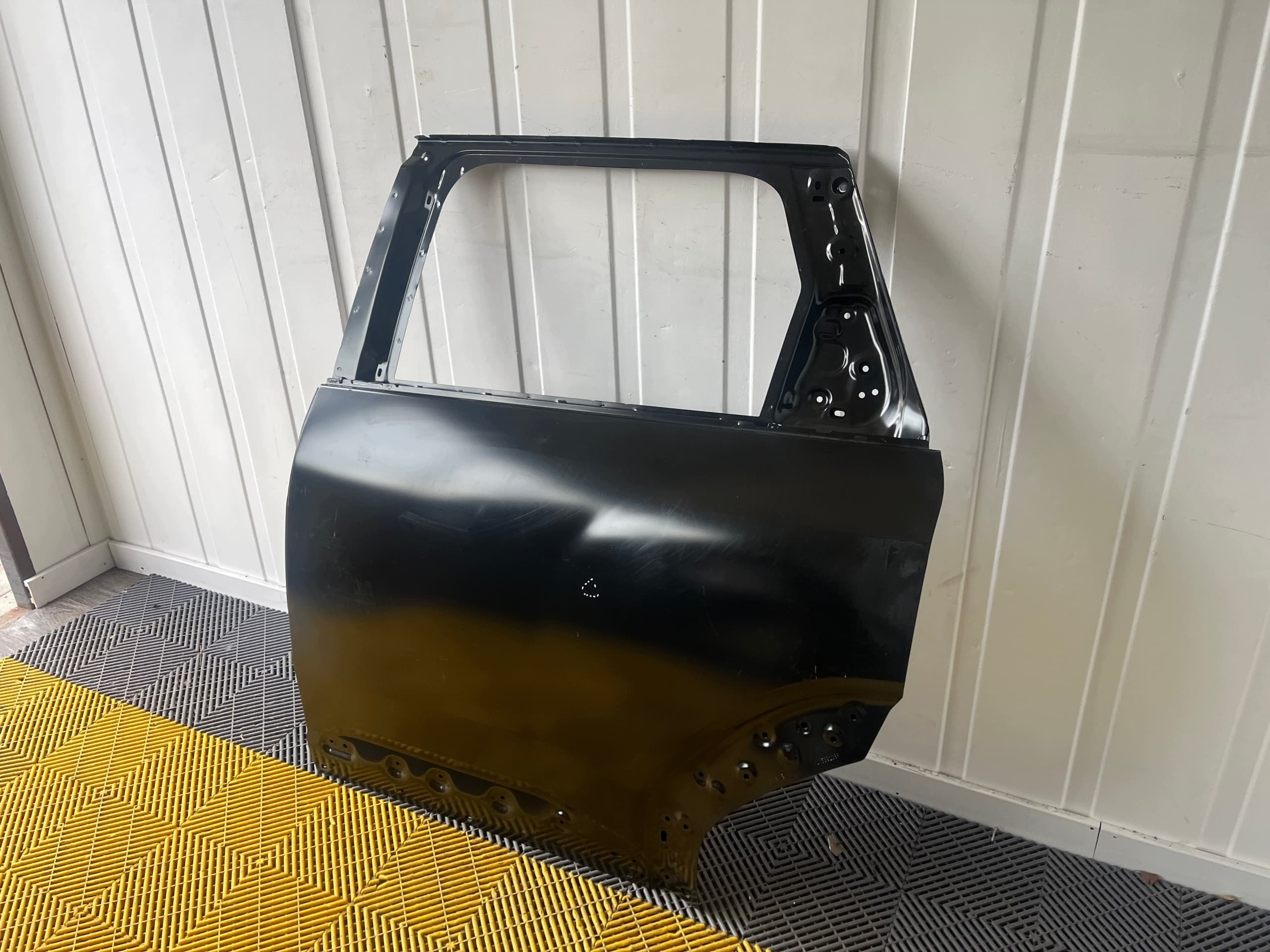 Puerta Trasera Izquierda ---- Dacia Bigster ---- Repuesto Original OEM nuevo 2