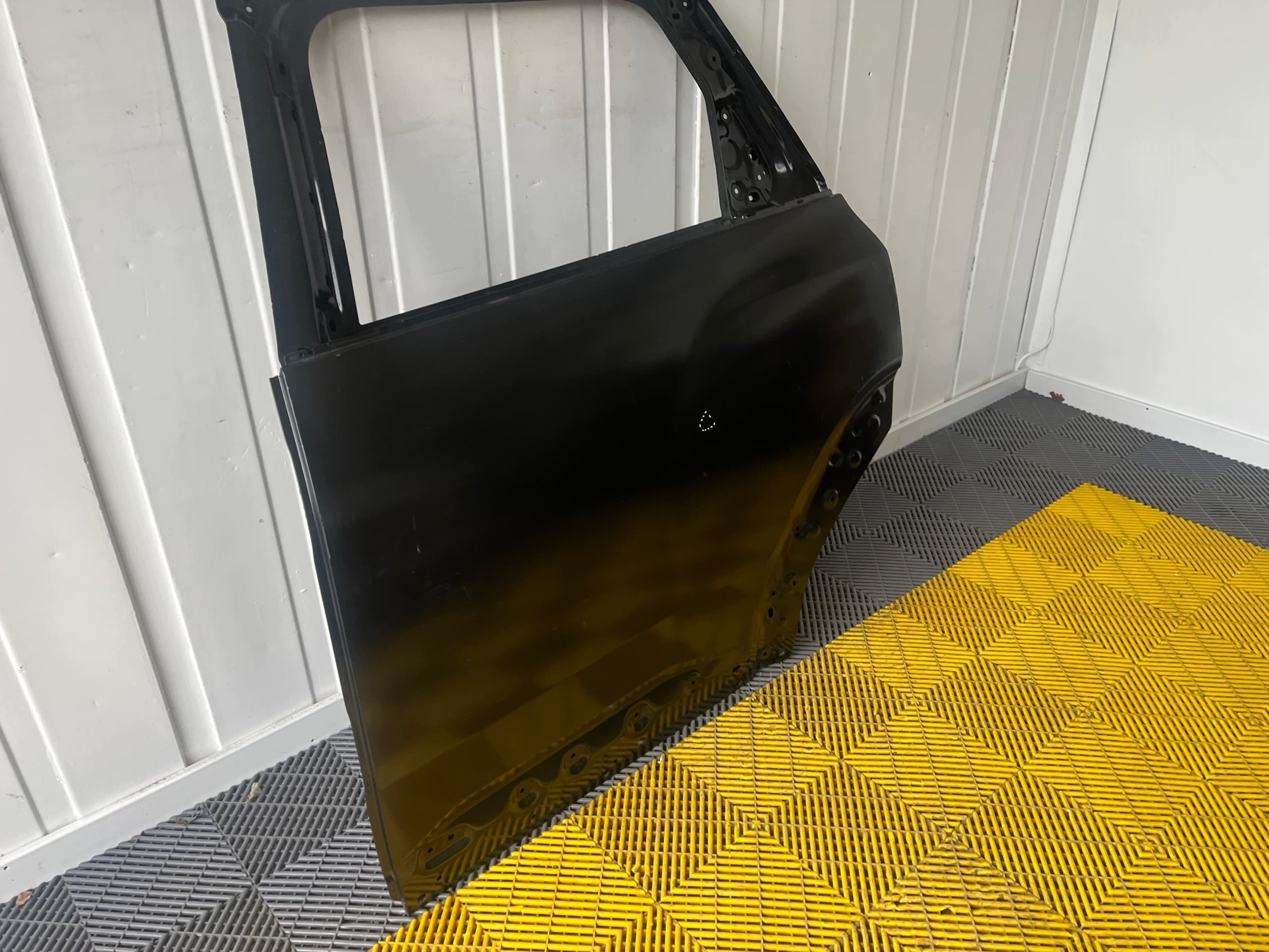 Puerta Trasera Izquierda ---- Dacia Bigster ---- Repuesto Original OEM nuevo 6
