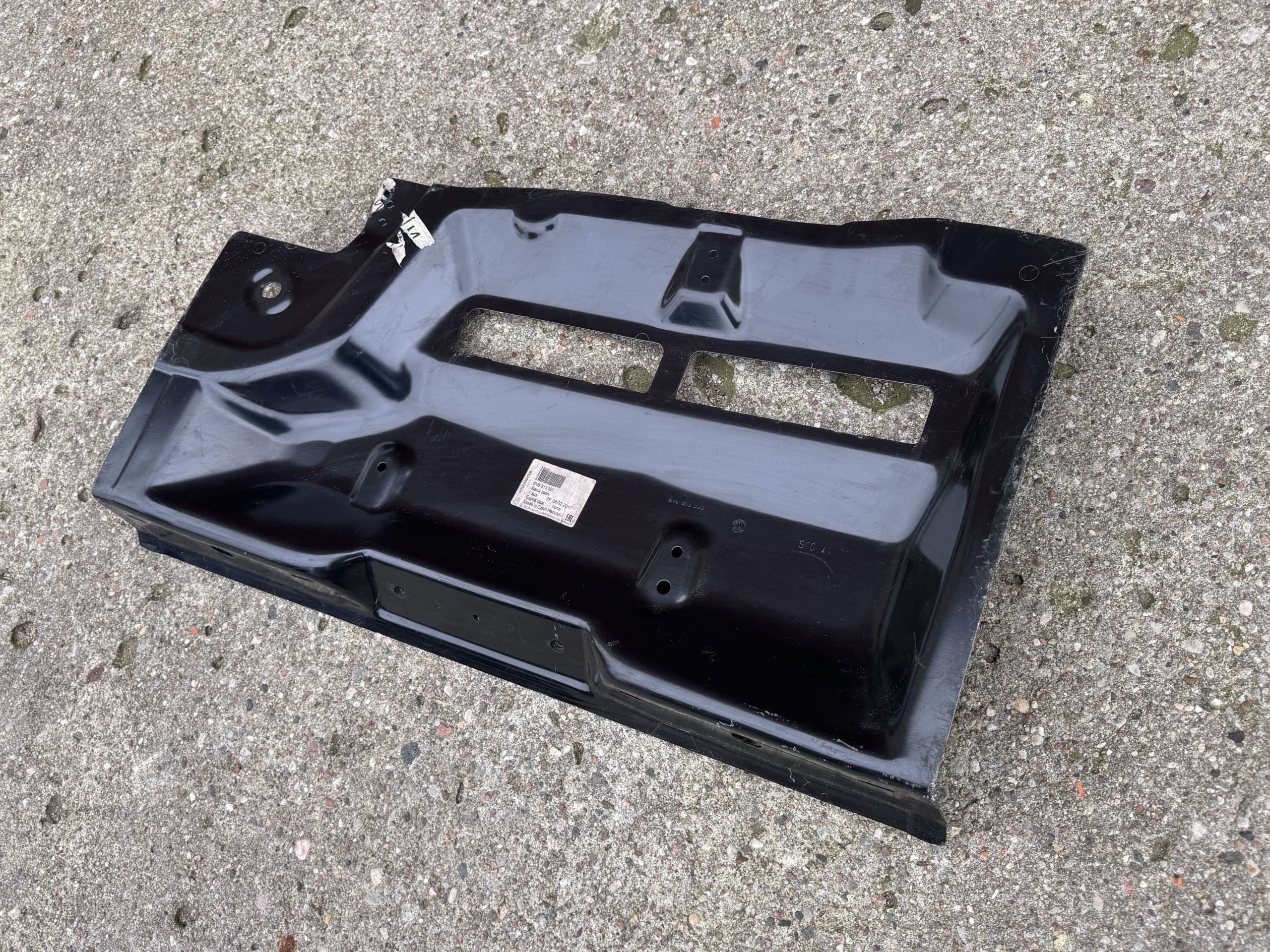 Skoda Fabia Iii (2014-) Hatchback - Refuerzo Inferior Trasero / Refuerzo del Panel Trasero (Modelo 5 Puertas, Nº de Pieza 6V6) nuevo 3