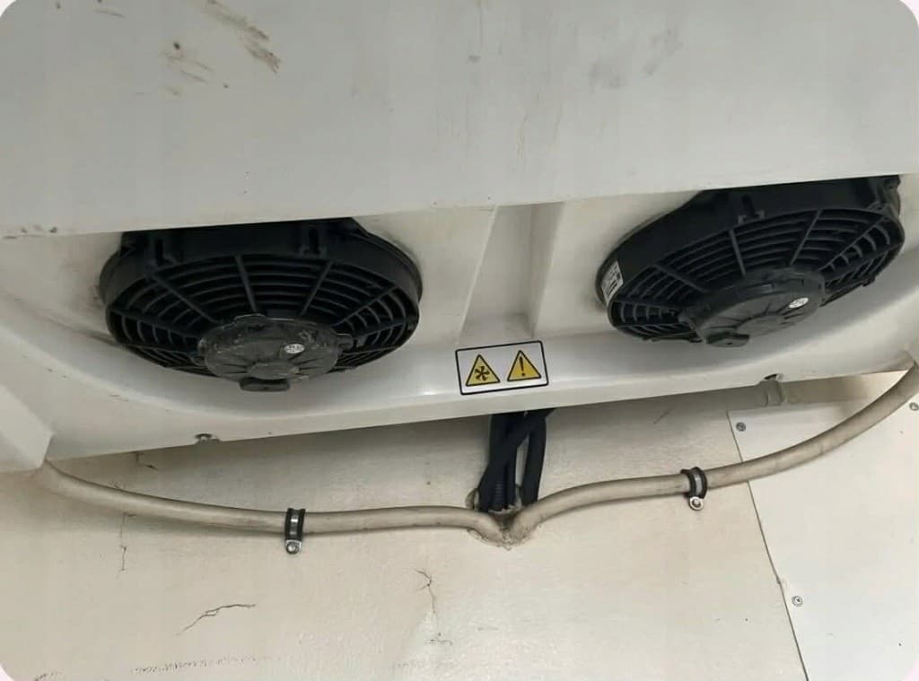 Carcasa de unidad de refrigeración Thermo King V100 Cables usado 2