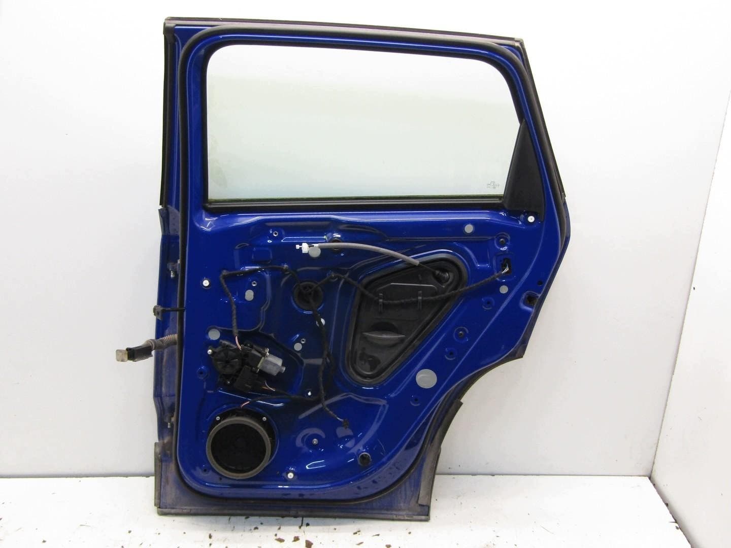 Puerta trasera derecha para Seat Ateca (modelo LV5F) 1529 usado 6