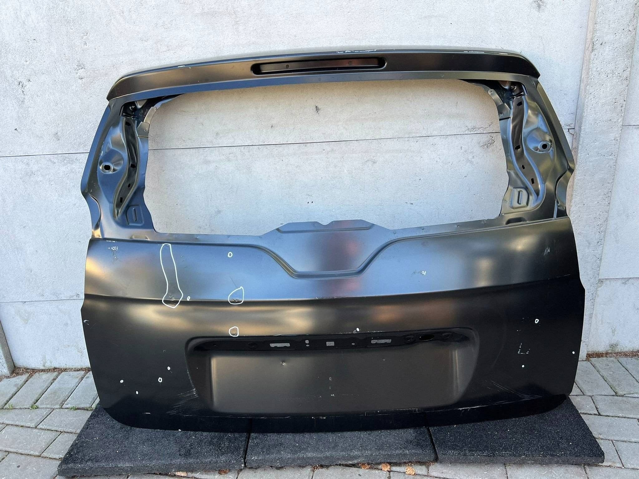 Portón trasero Peugeot OE 8701CP nuevo