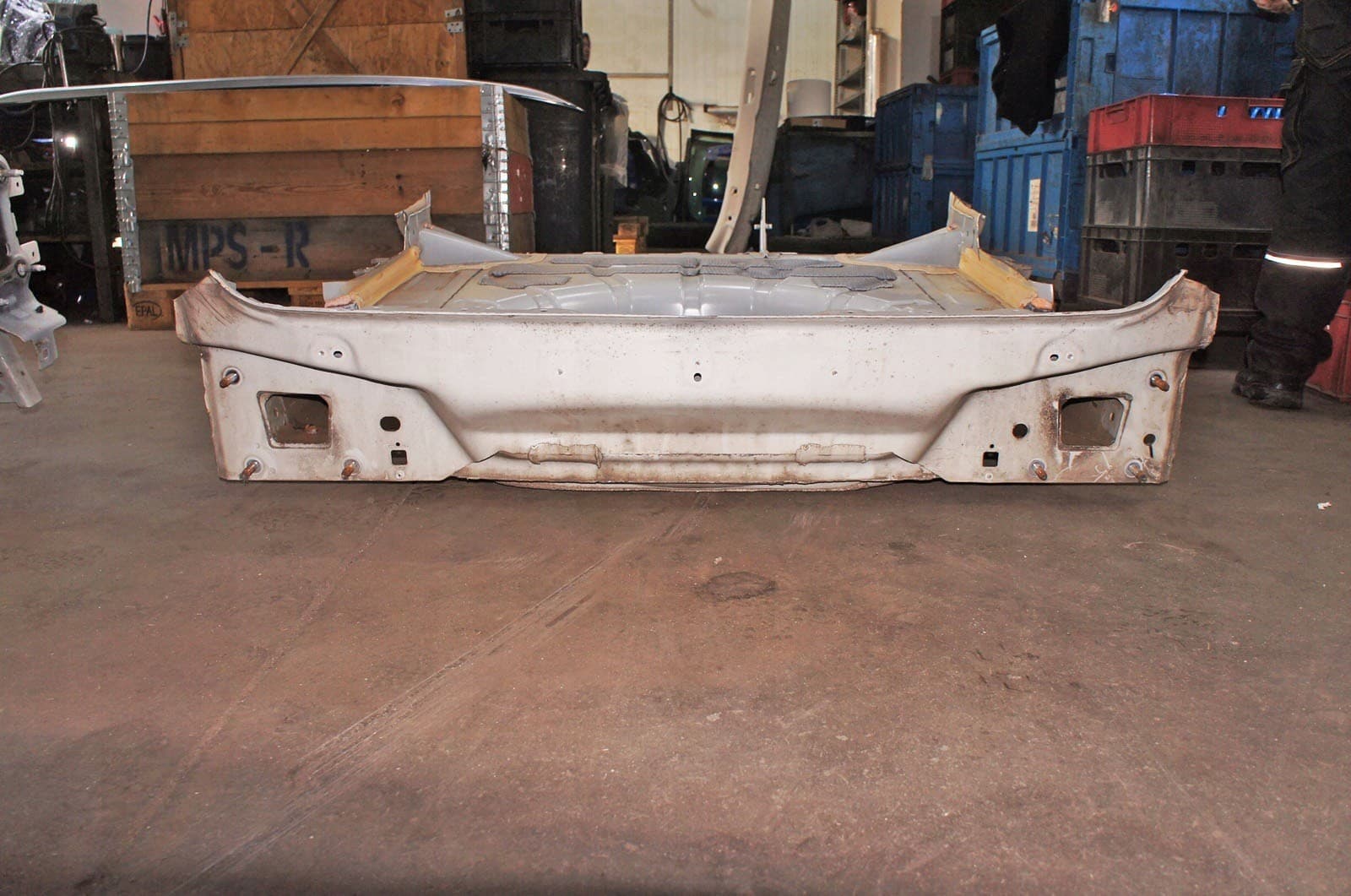 Parachoques Trasero WE345 para Ford Focus Mk4 Familiar usado 4