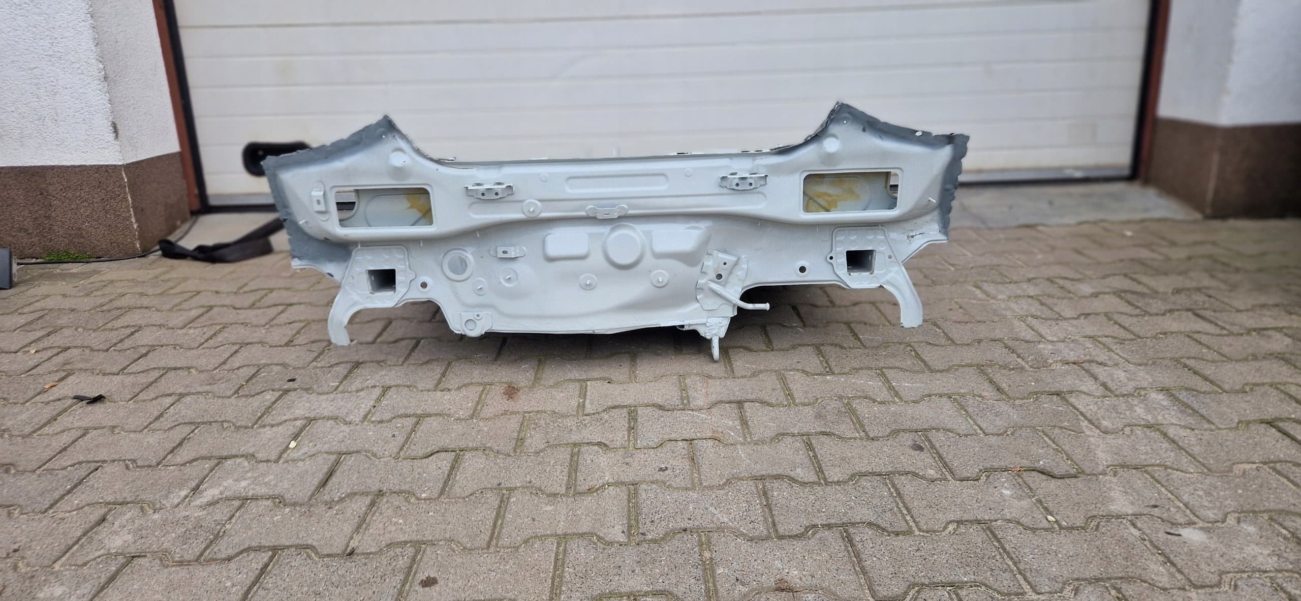 Panel trasero del suelo del maletero para Suzuki Swift Mk9 usado 2