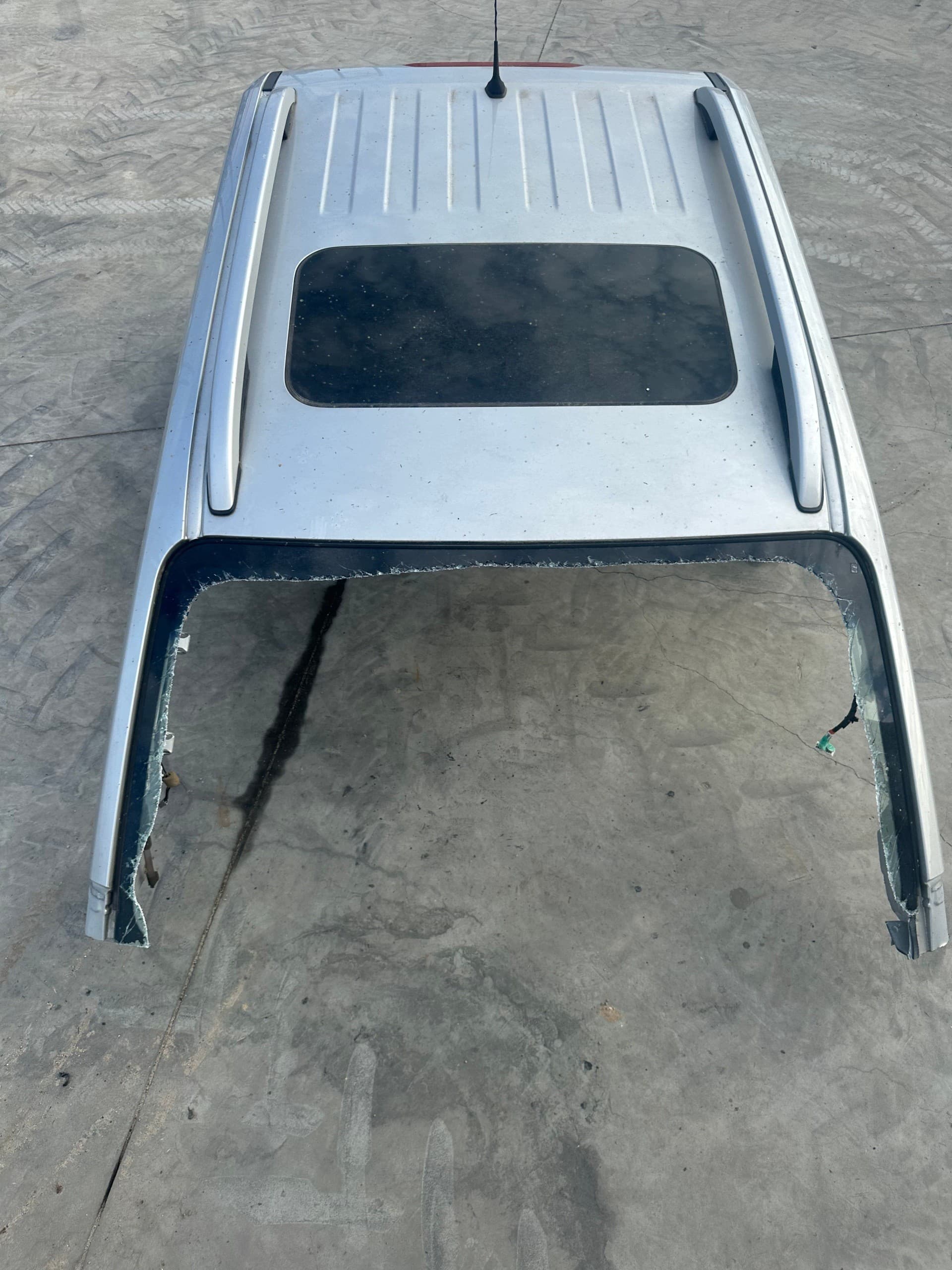 Pilar del Techo para Nissan Navara D23 NP300 usado 2
