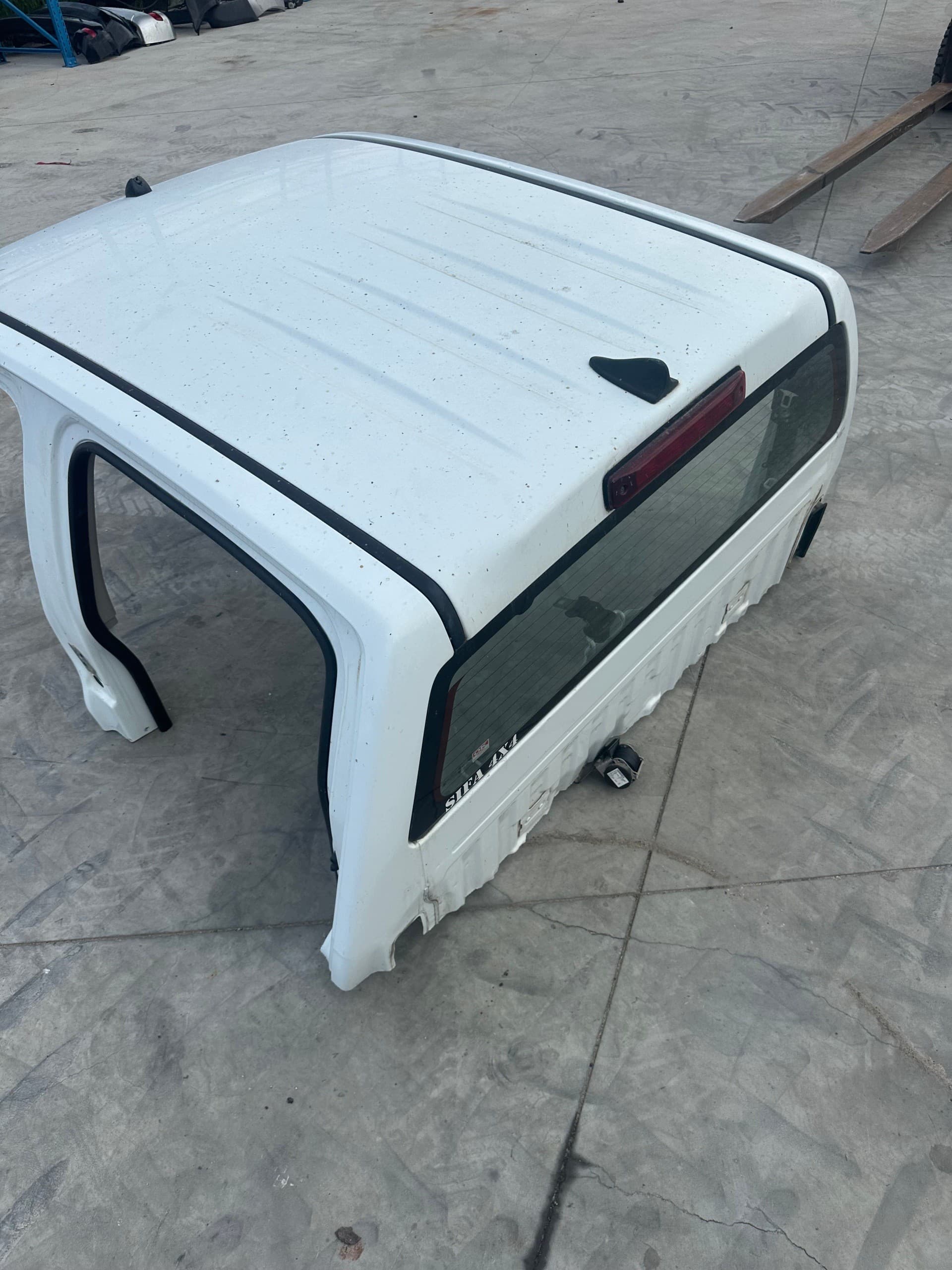 Pilar del techo para Isuzu D-Max II 2011-2019 usado 2