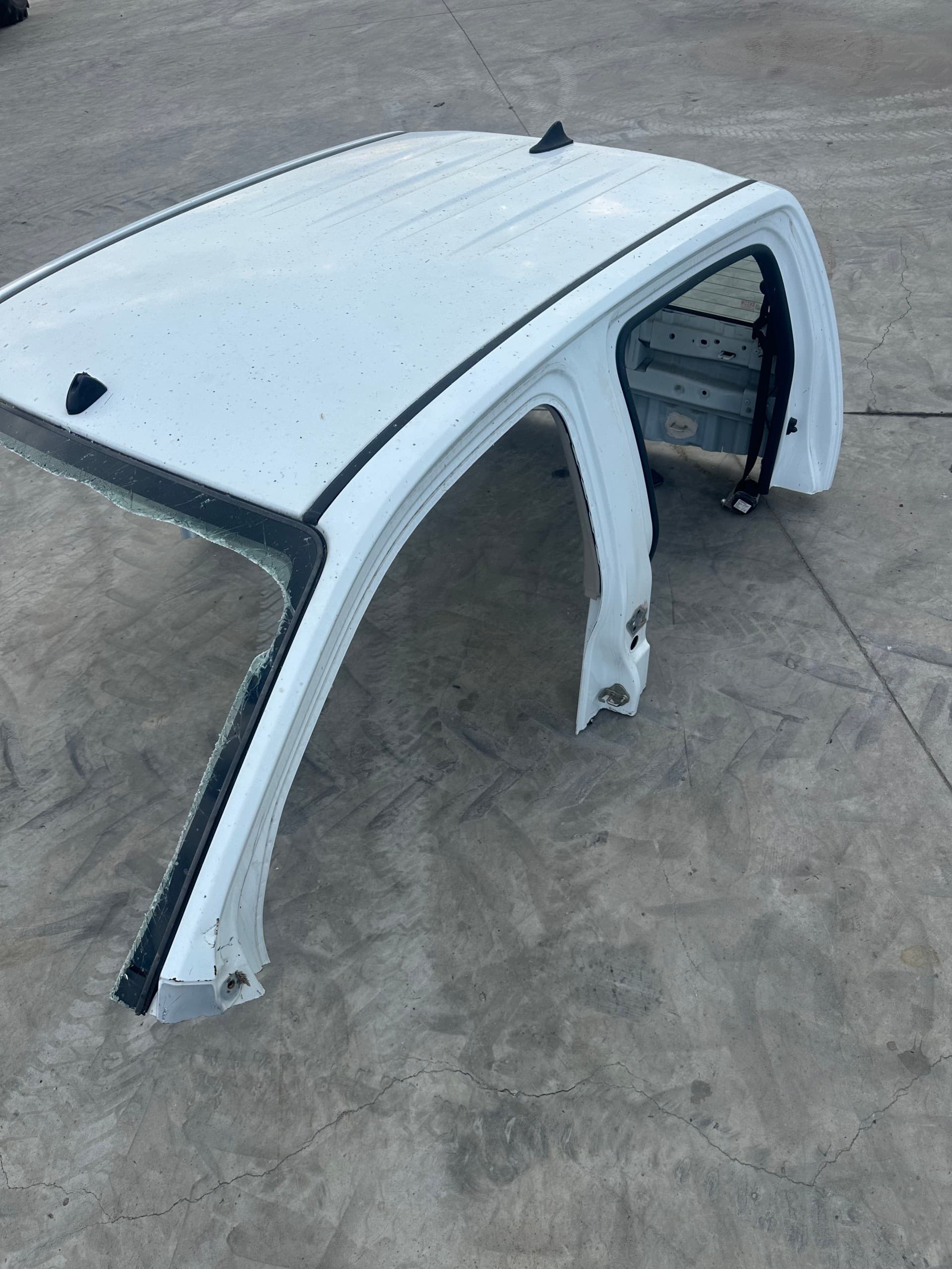 Pilar del techo para Isuzu D-Max II 2011-2019 usado 4