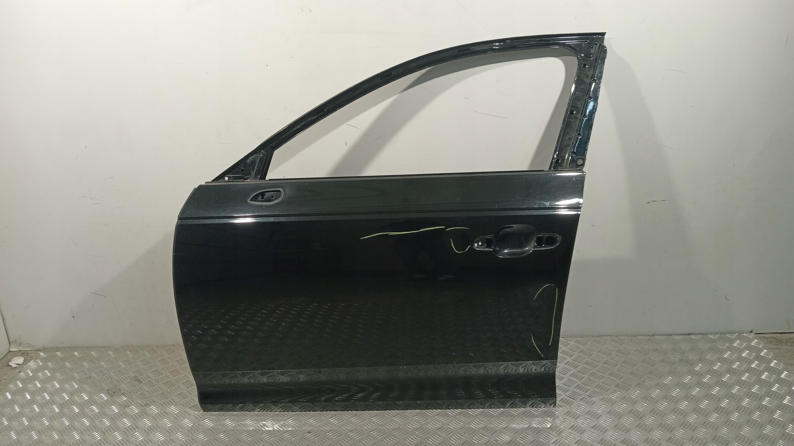 Puerta Delantera Izquierda Audi A4 B9 8W 2015-2019 Original usado 2