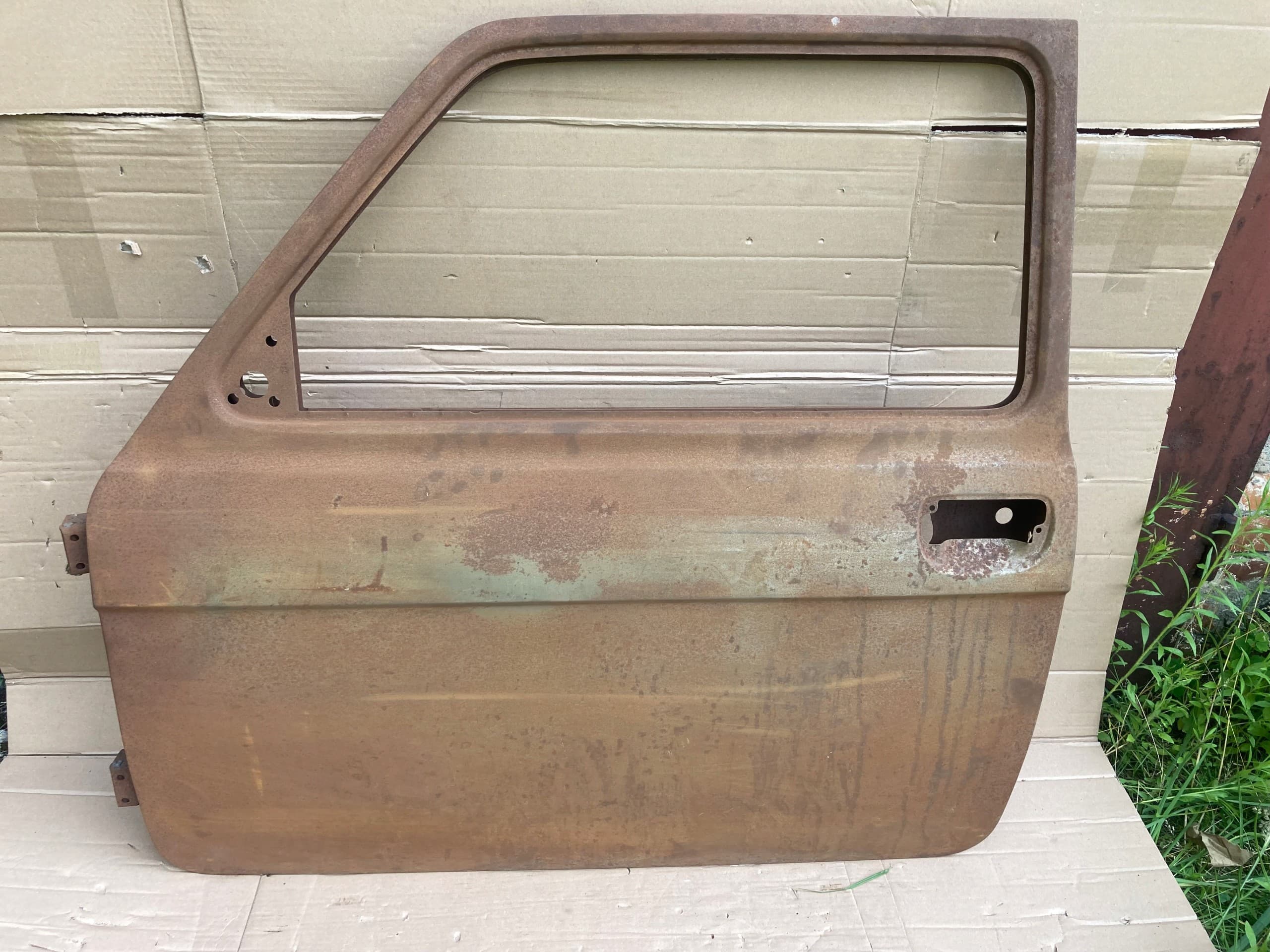 Puerta Izquierda Fiat 126P Maluch nuevo 2