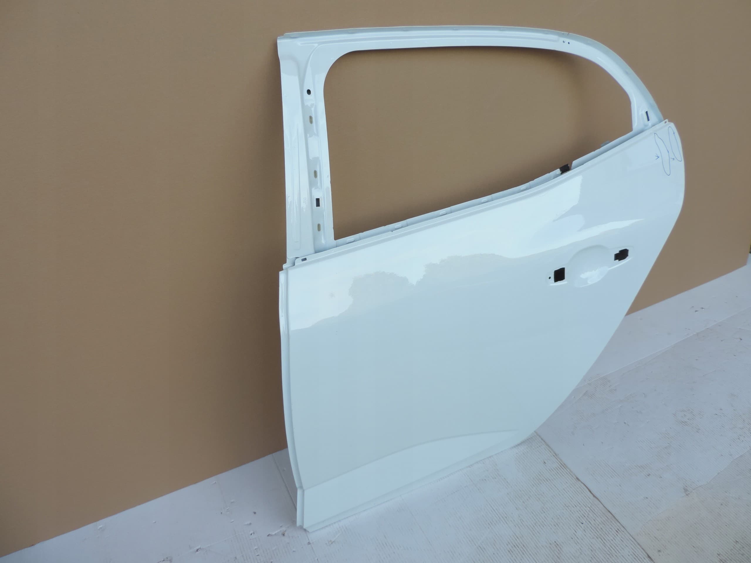 Puerta Trasera Izquierda Renault Megane IV nuevo 3
