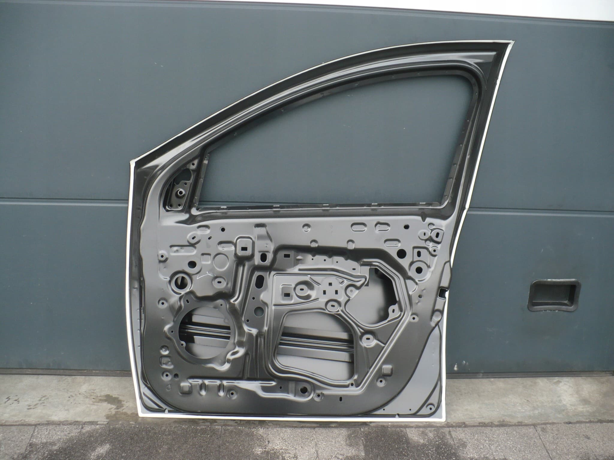 Puerta Delantera Derecha Dacia Duster II nuevo 5