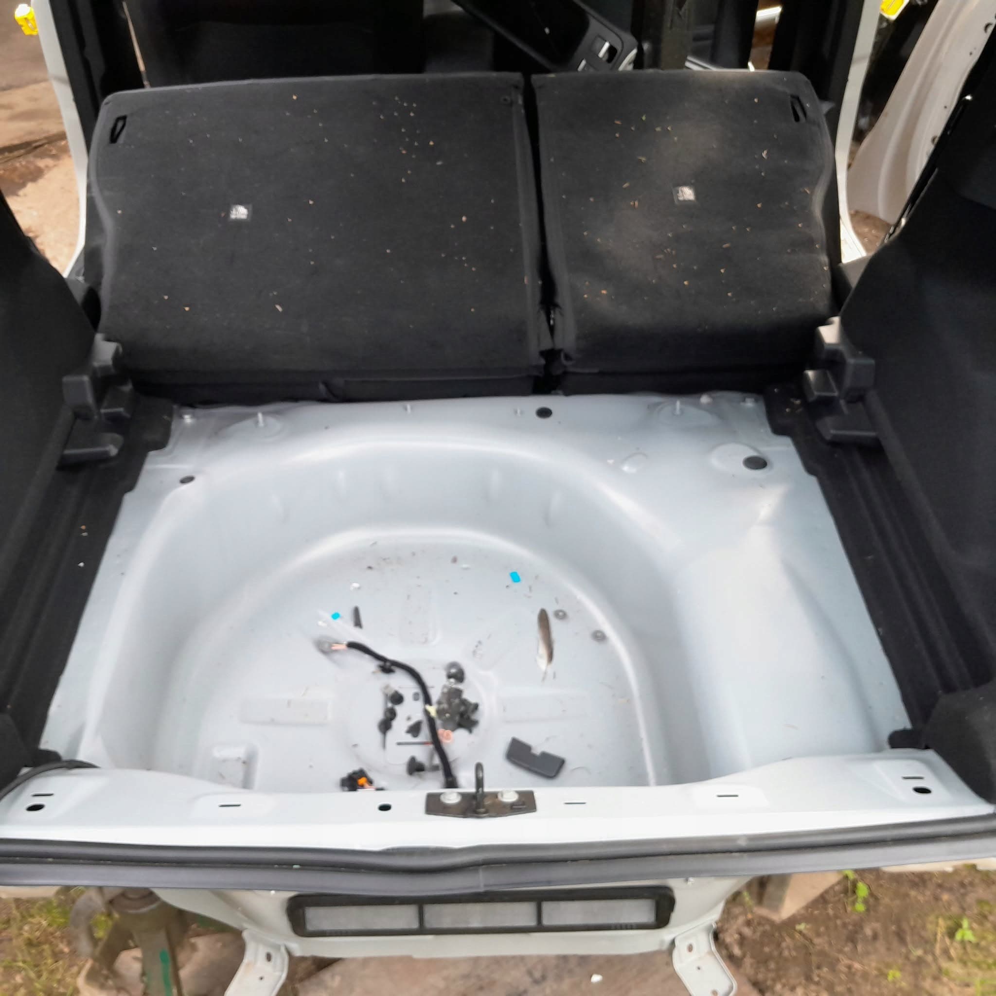 Jeep Avenger Protector trasero del maletero 2022-2026 usado