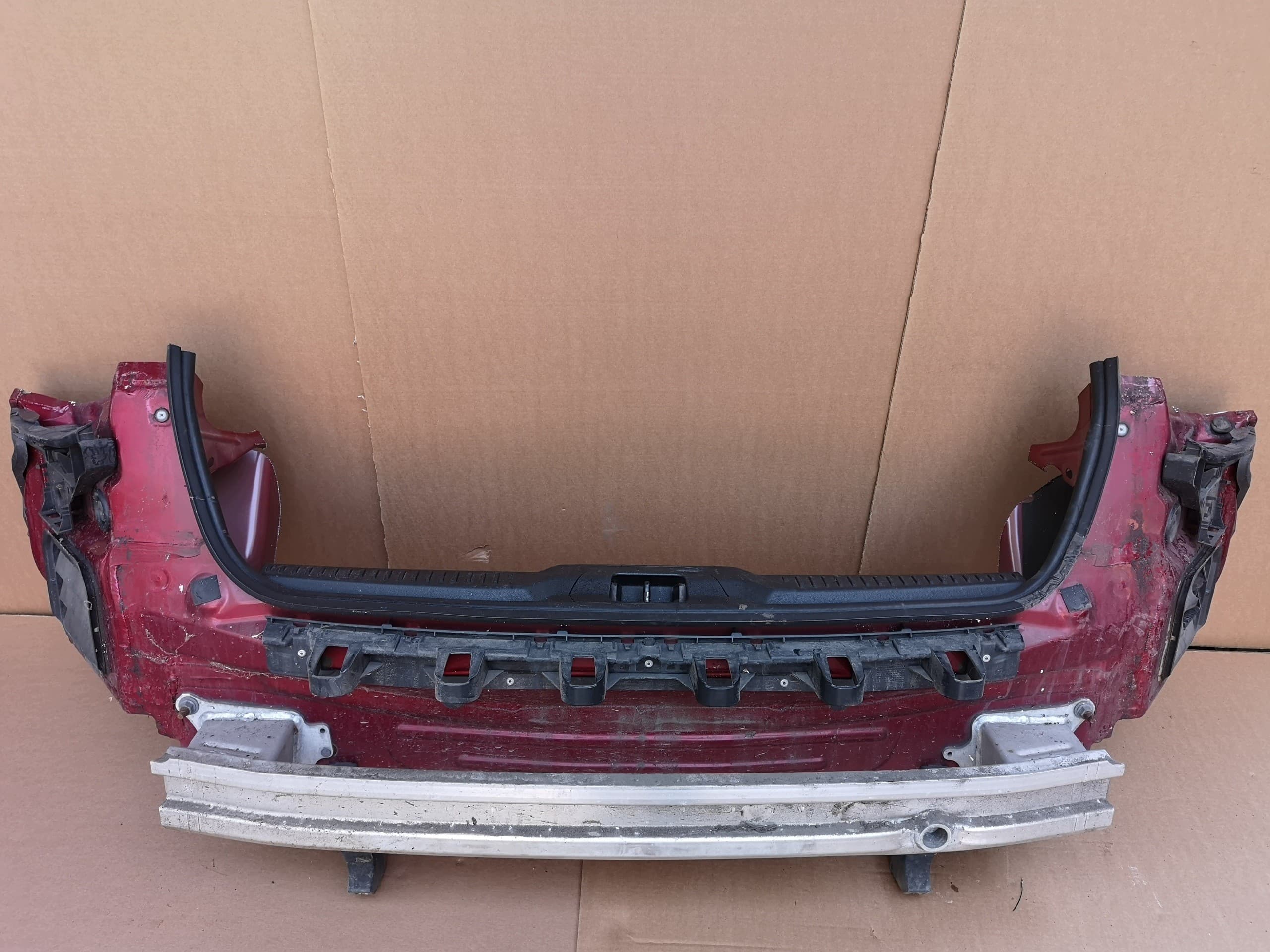 Ford Focus MK4 18- Panel Trasero Completo Hatchback 5 Puertas usado