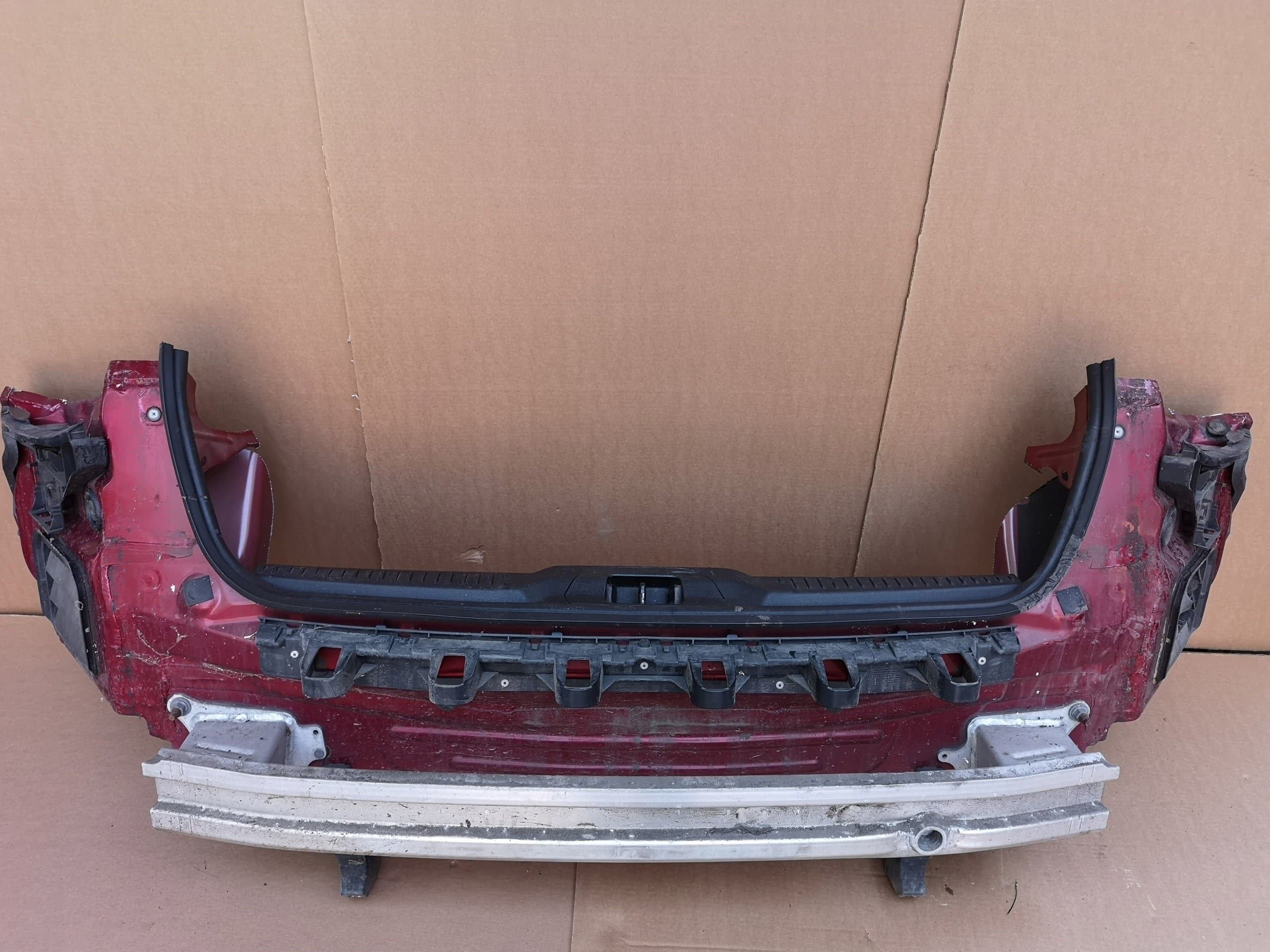 Ford Focus MK4 18- Panel Trasero Completo Hatchback 5 Puertas usado 2