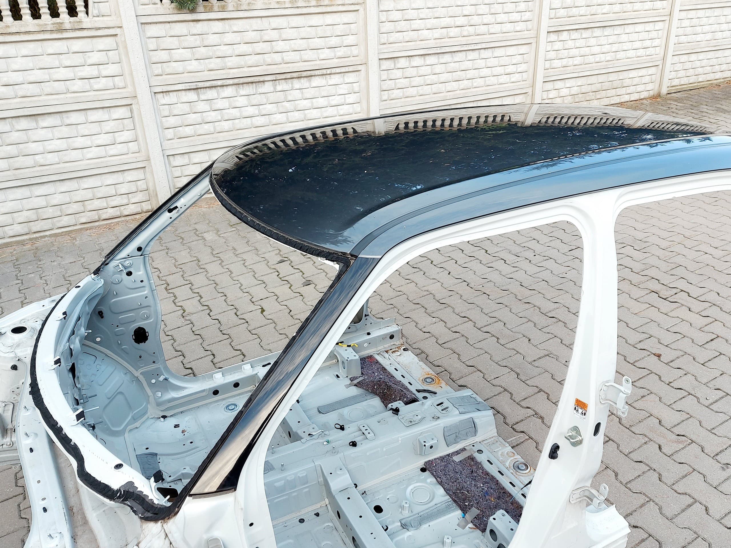 Techo y pilares para Suzuki Swift Vii MK9 2024 código Dyh usado 4