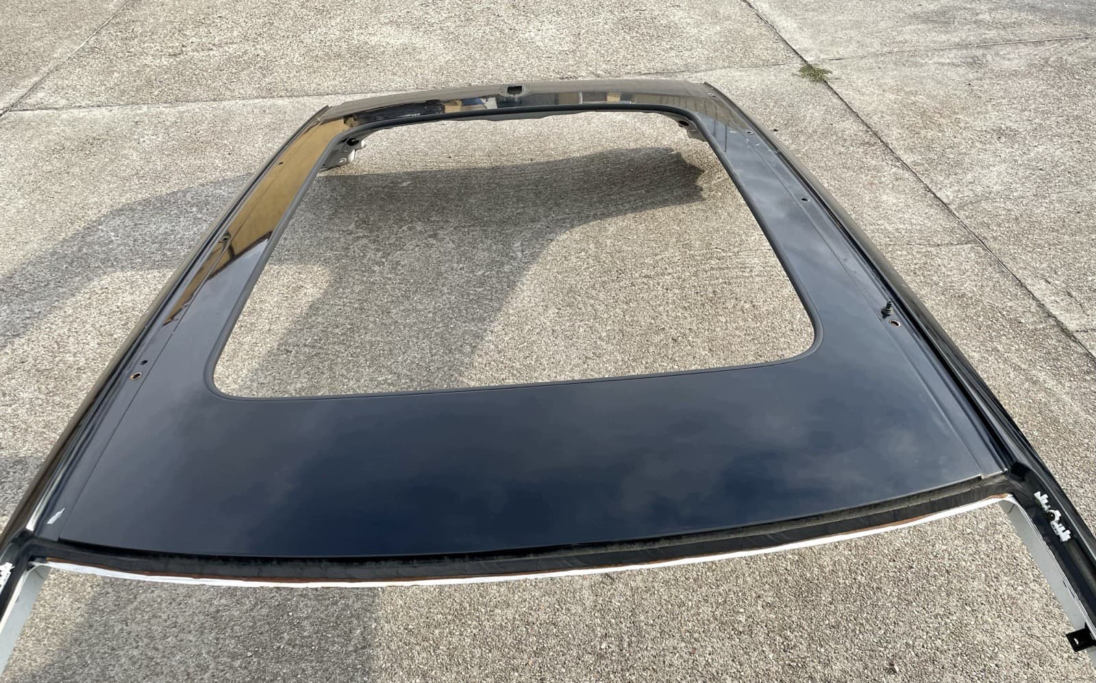Volvo XC40 Recharge 2019 - 2025 Moldura Pilar Techo Panorámico usado 6