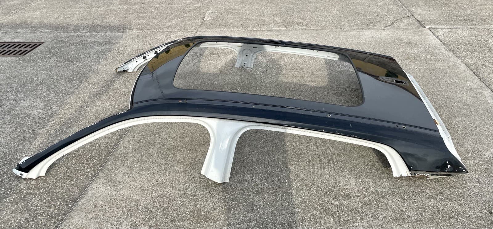 Volvo XC40 Recharge 2019 - 2025 Moldura Pilar Techo Panorámico usado 7