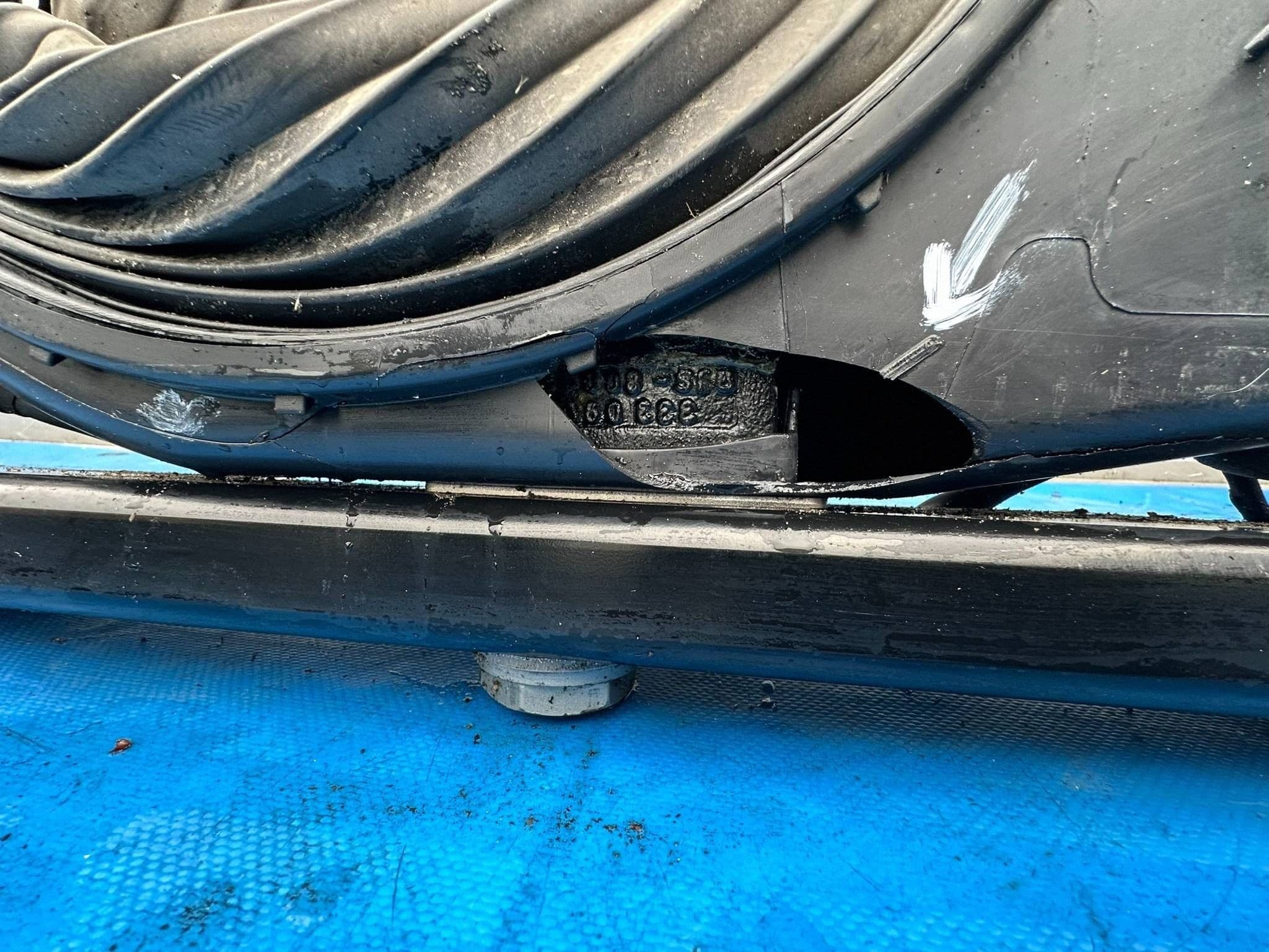 Barra de remolque Audi A8 D5 4N0800491K usado 6