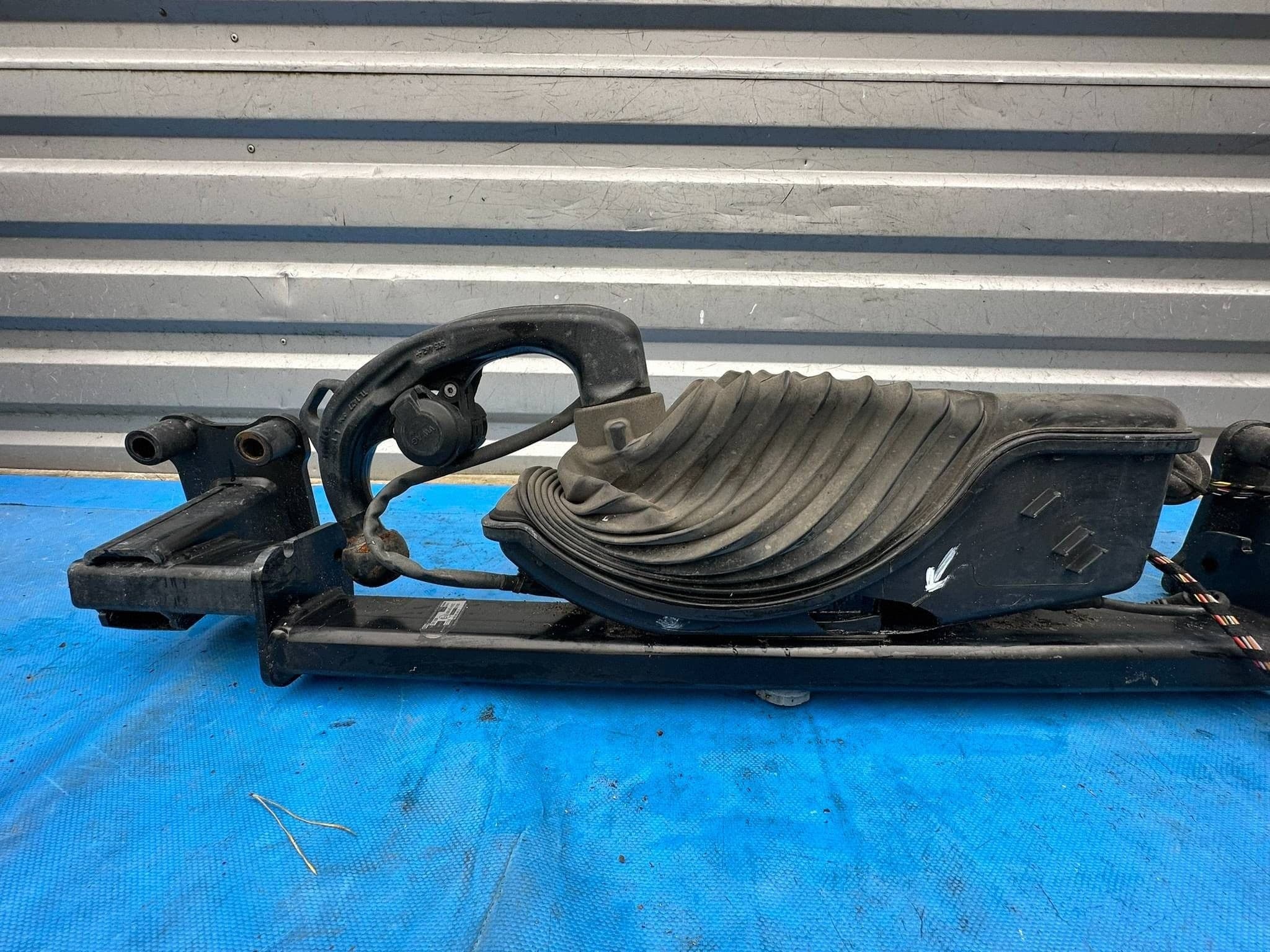 Barra de remolque Audi A8 D5 4N0800491K usado 7