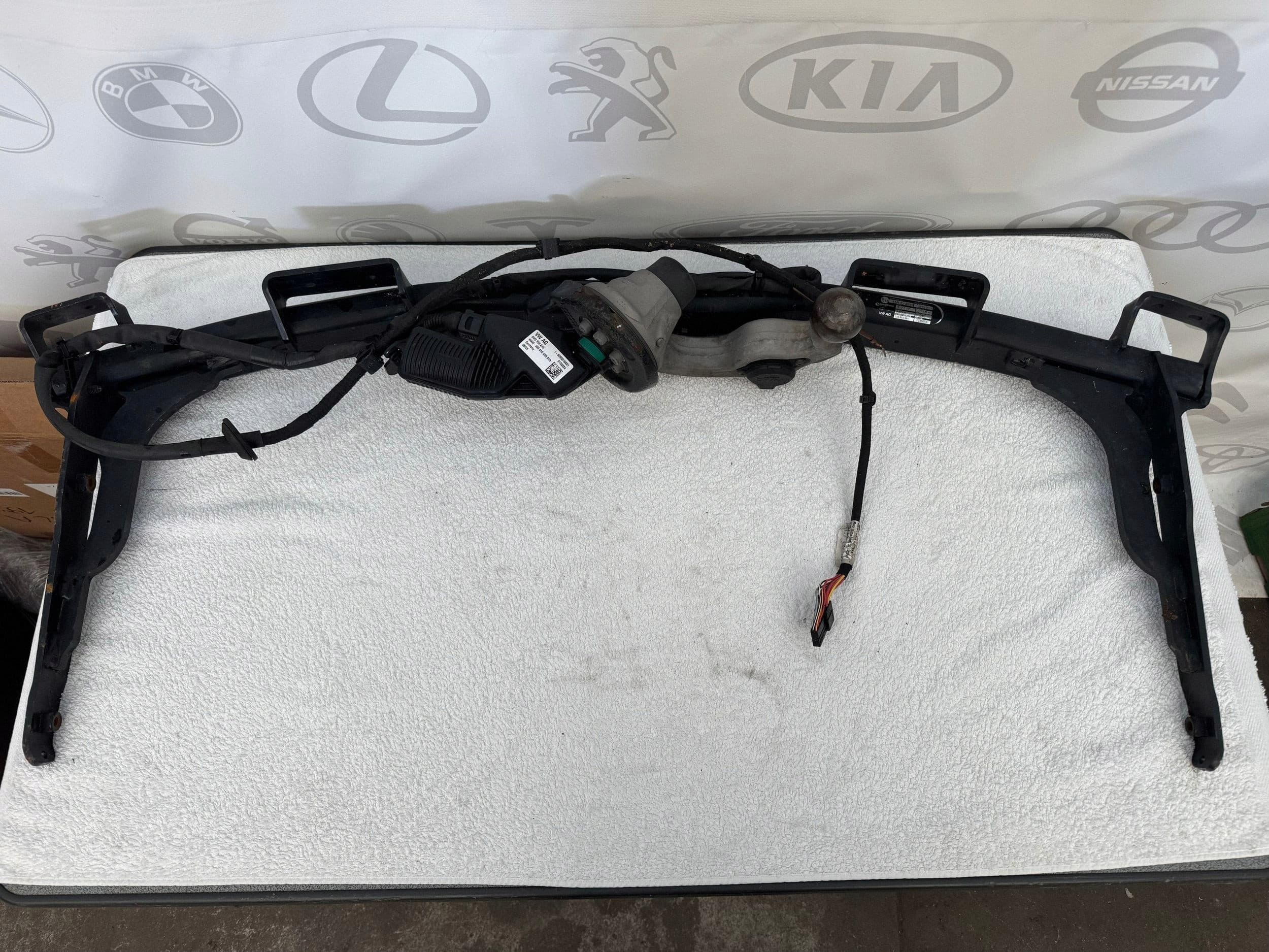 Enganche para remolque Volkswagen Passat B9 usado