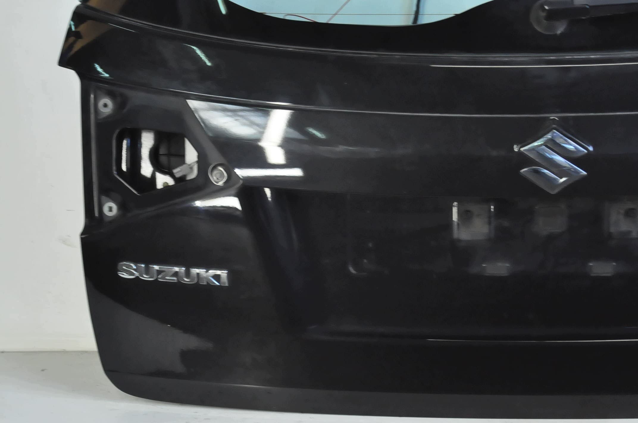 Tapa Trasera del Maletero para Suzuki Vitara Iii (Zce) usado 10