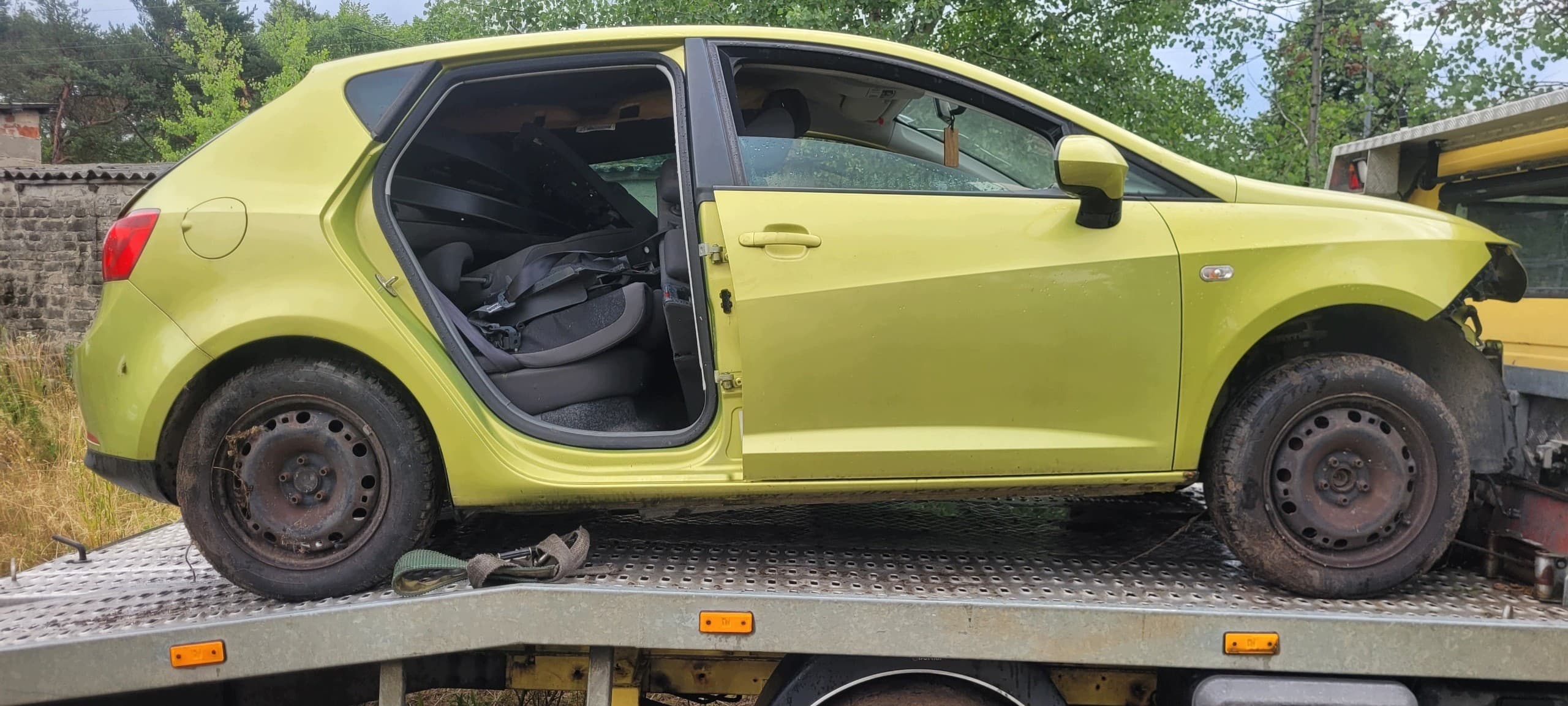 Tapa de maletero Seat Ibiza IV 6J 5 puertas color LS1T usado 3