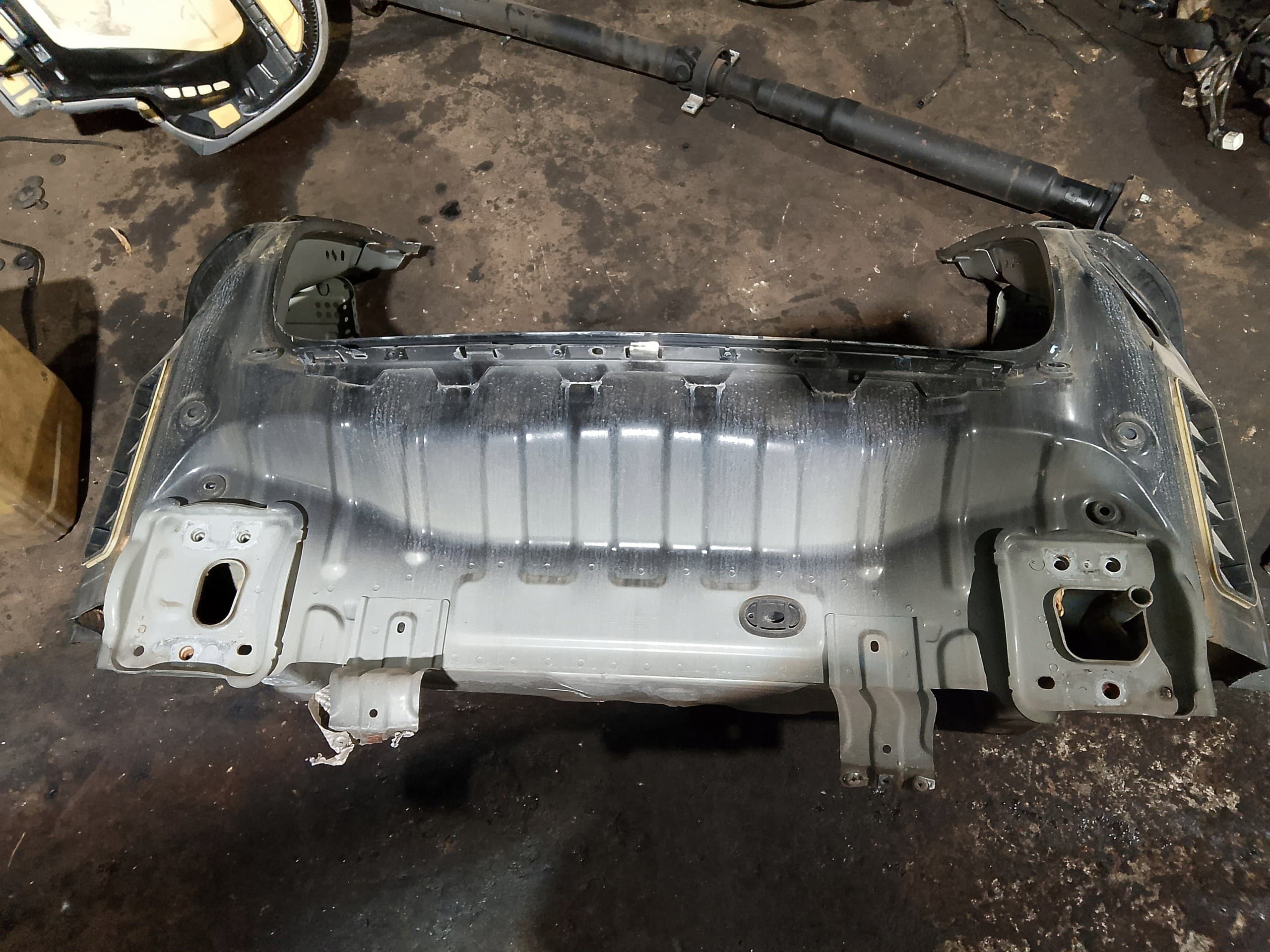 Volvo V40 II 12- Cinturón trasero Wanna usado