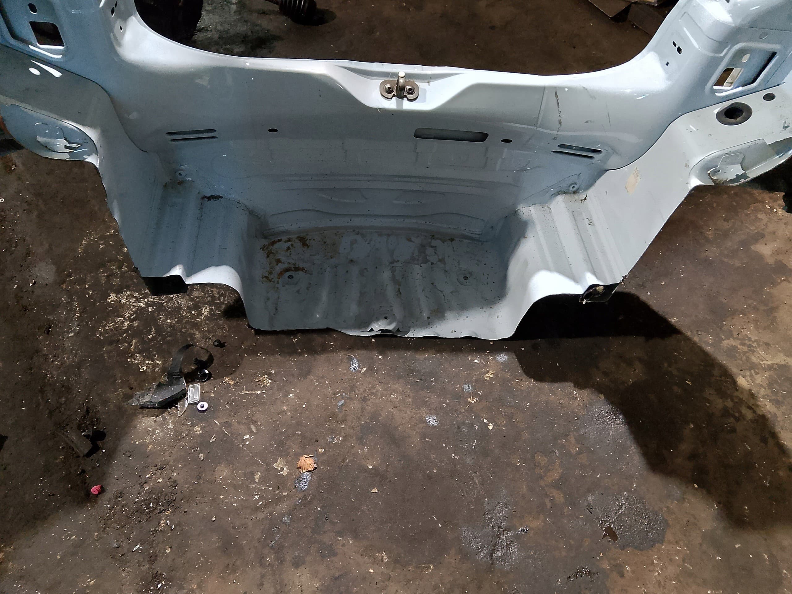 Cinturón trasero Skoda Citigo VW Up usado 7