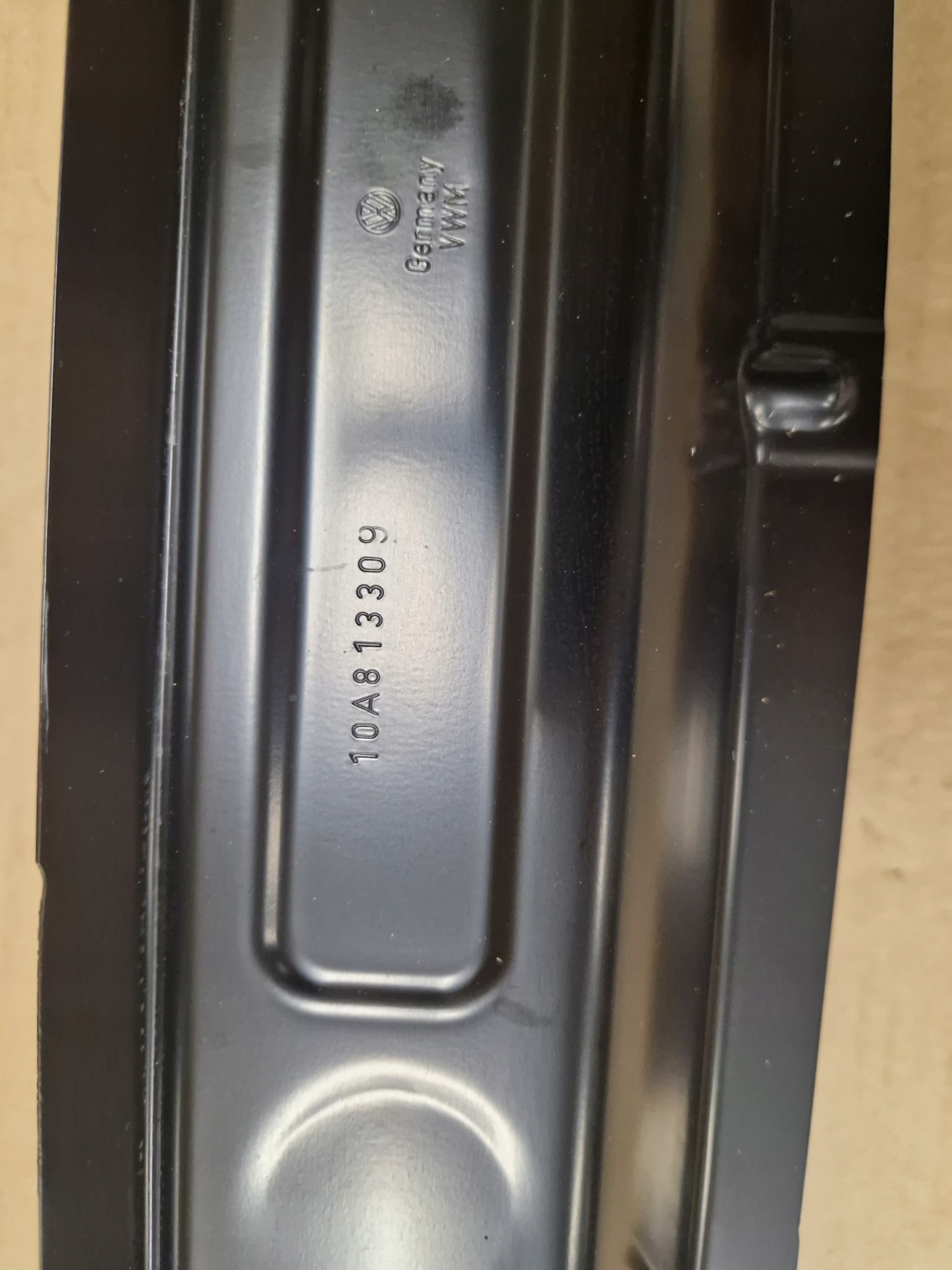 Cinturón Trasero VW ID.3 10A Original Halls 8881 nuevo 3