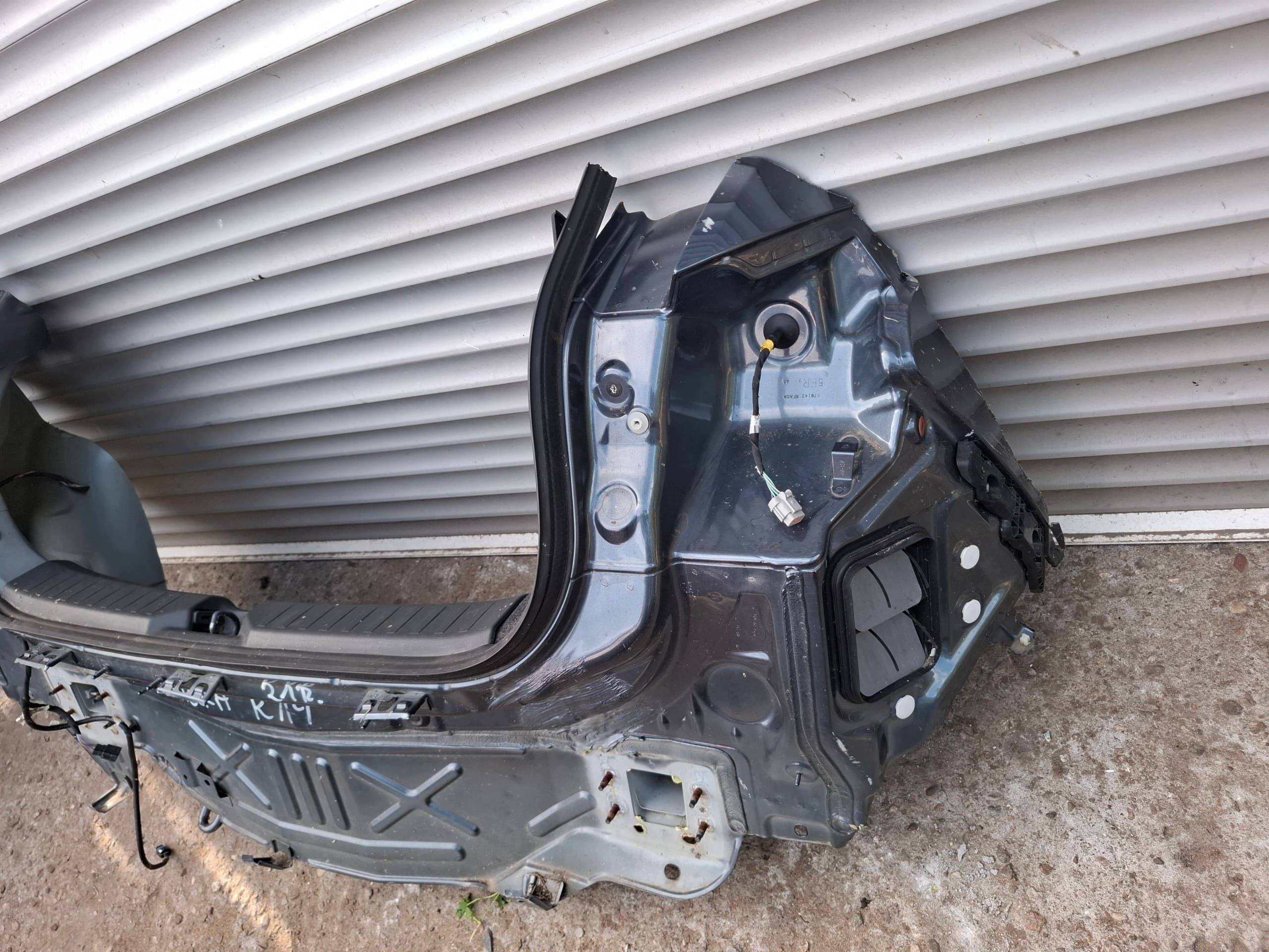 Cinturón Trasero Nissan Micra V K14 21R usado 2