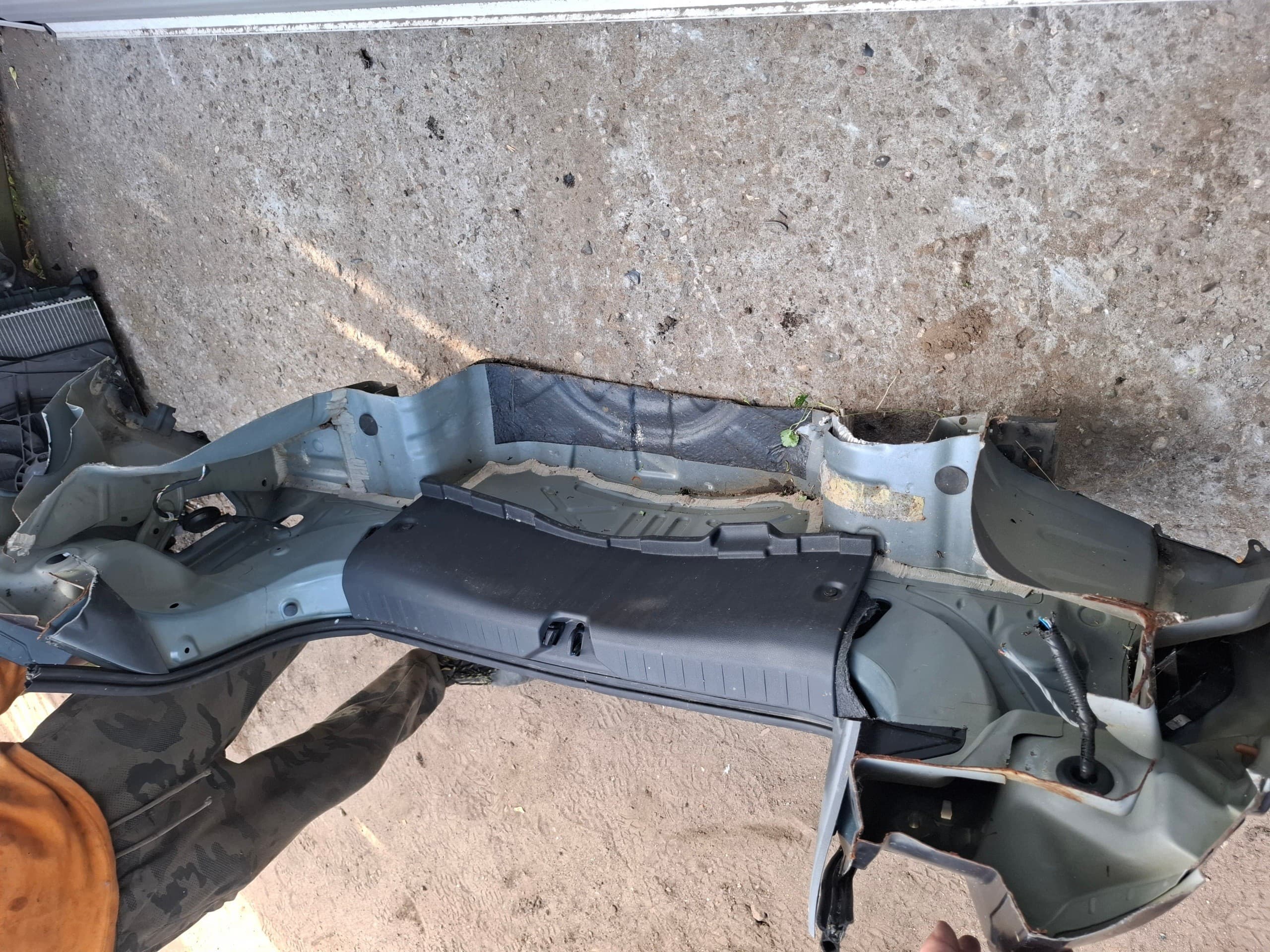 Cinturón Trasero Nissan Micra V K14 21R usado 4