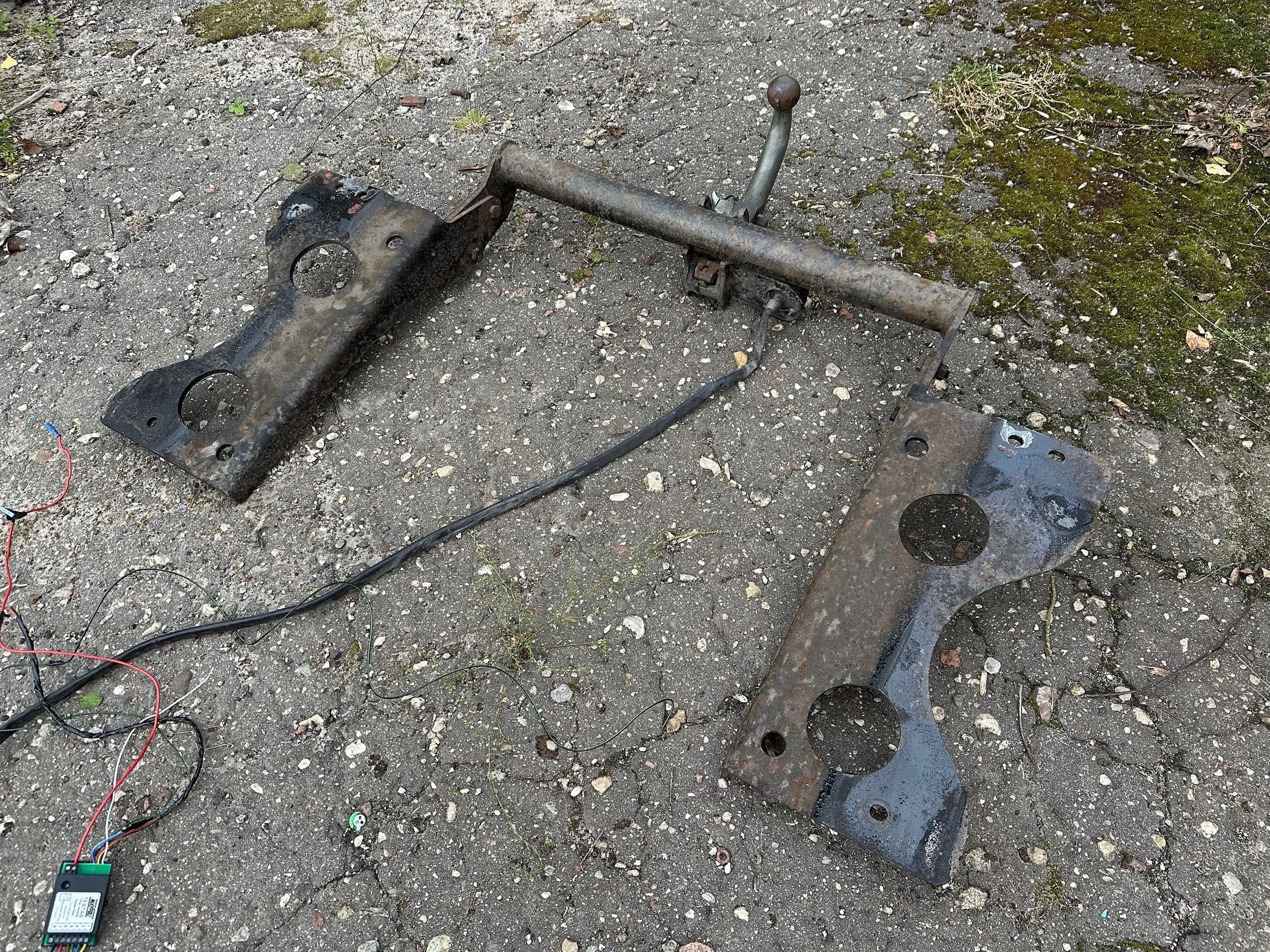 Barra de Remolque Desmontable para Lexus LS UCF30 2005 usado 5