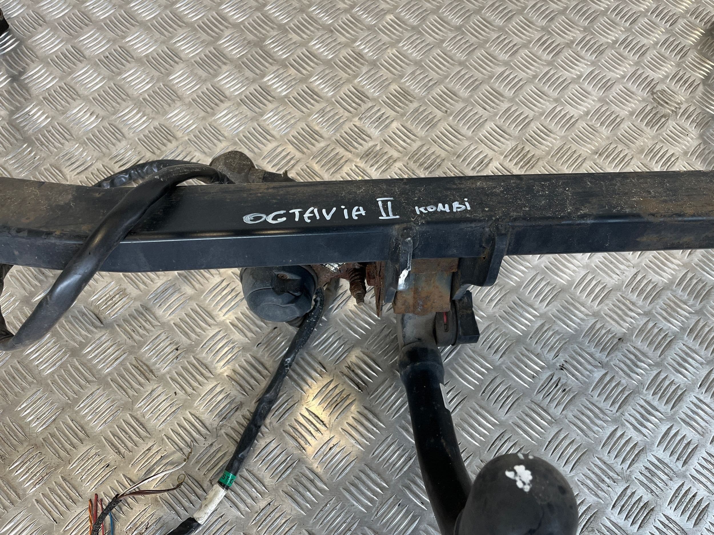 Kit de Barra de Remolque para Skoda Octavia Mk2 (1Z) usado 5